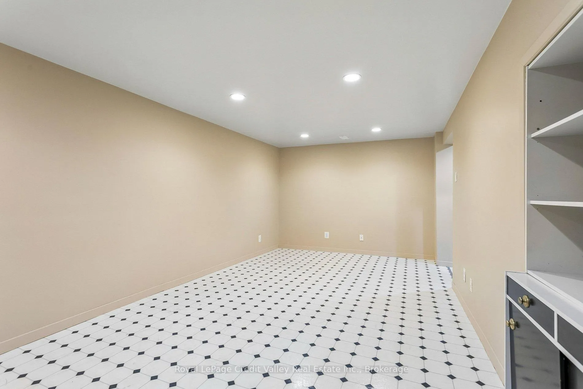 Photo 26 of 27 Grange Drive, Brampton, Northwood Park — HOMEH