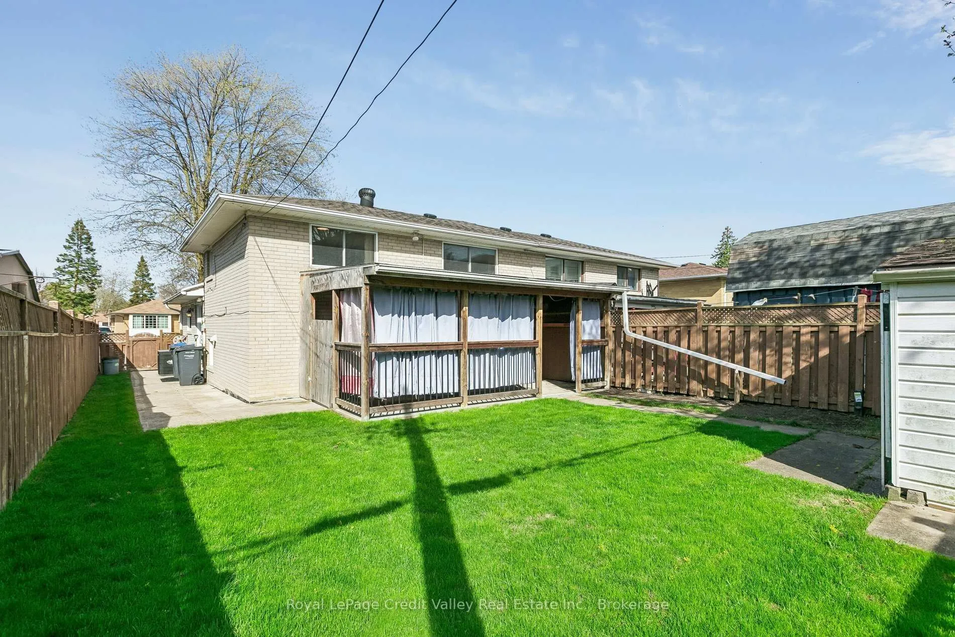 Photo 28 of 27 Grange Drive, Brampton, Northwood Park — HOMEH
