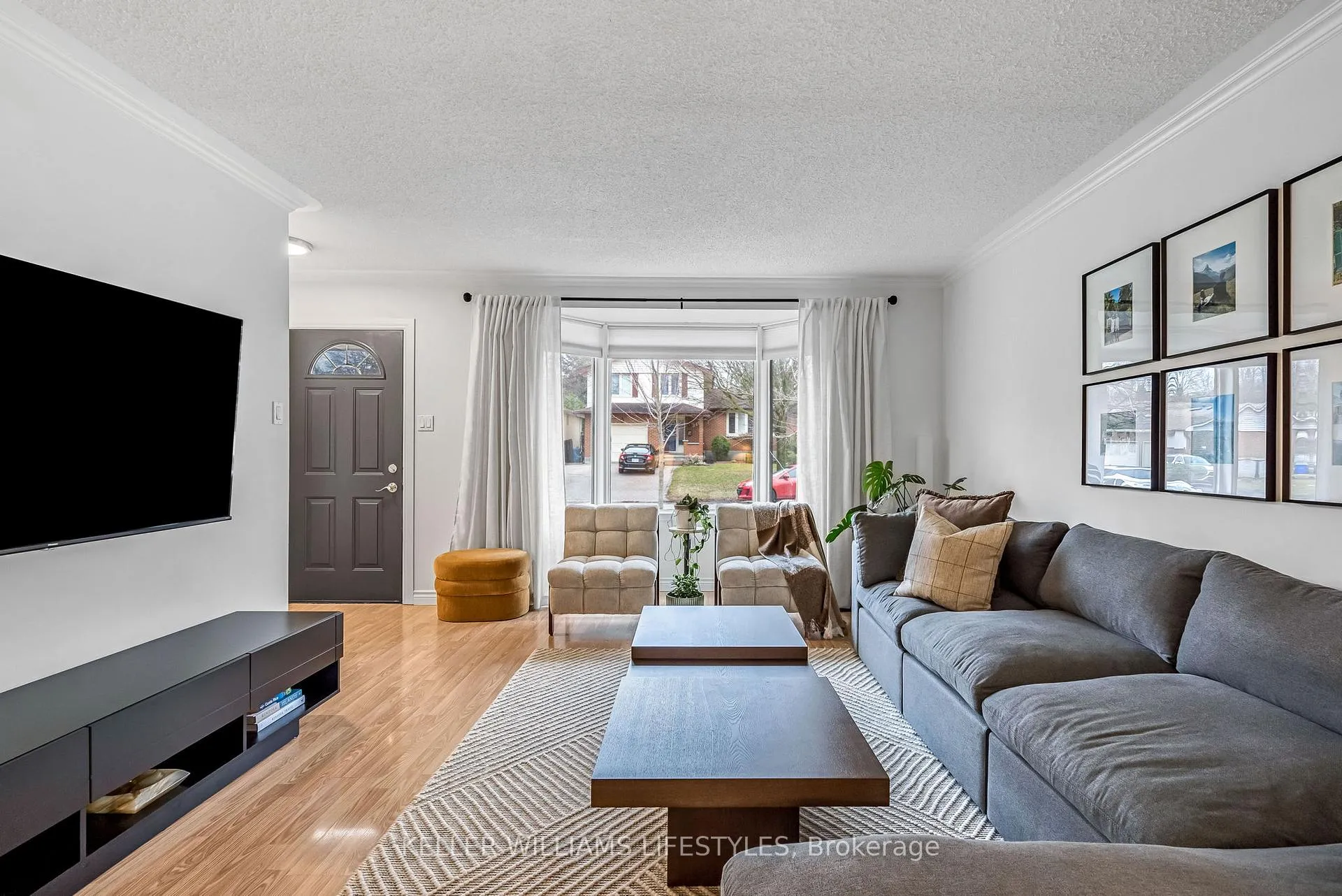 Photo 7 of 350 Highview Crescent, London, South O — HOMEH