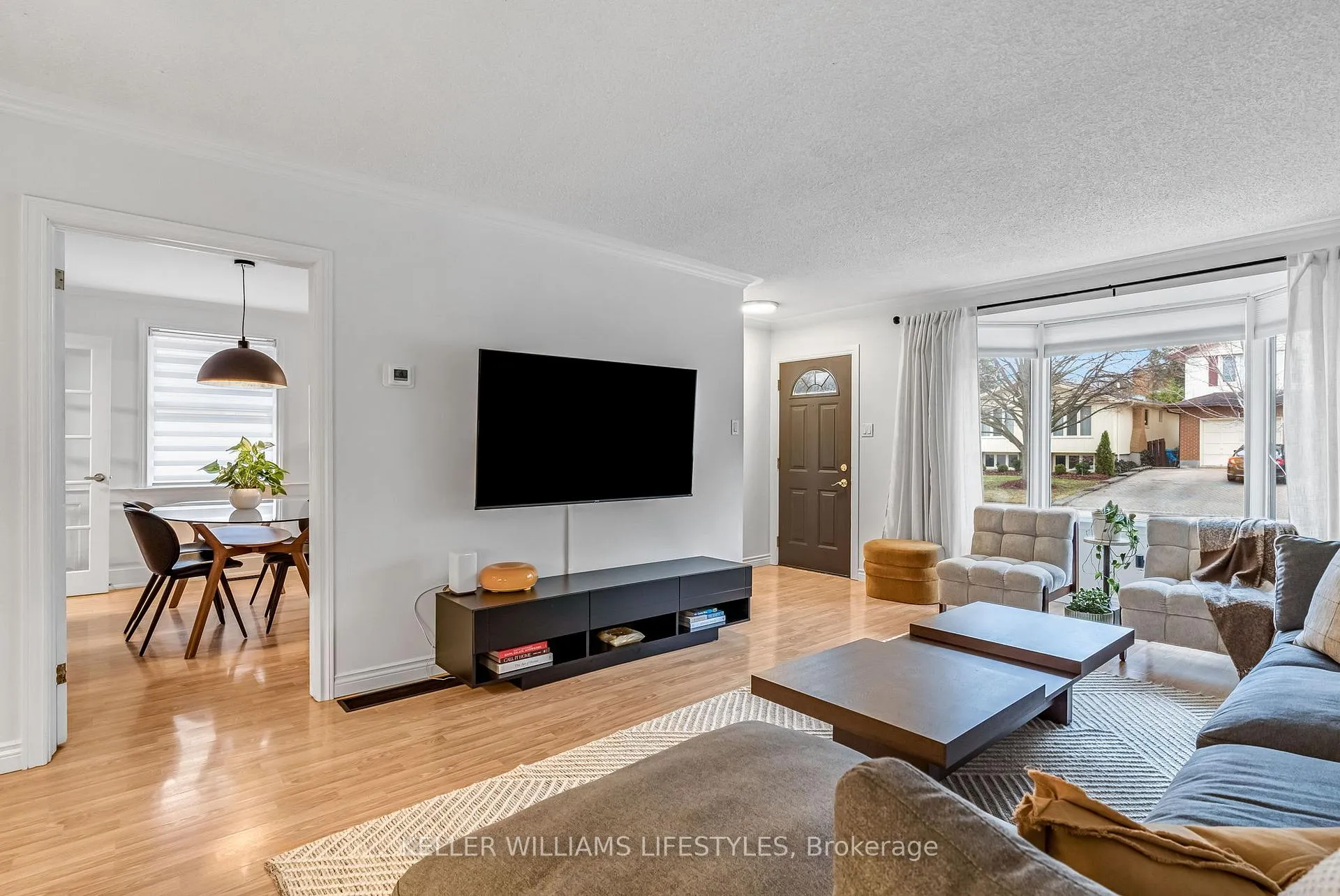 Photo 8 of 350 Highview Crescent, London, South O — HOMEH