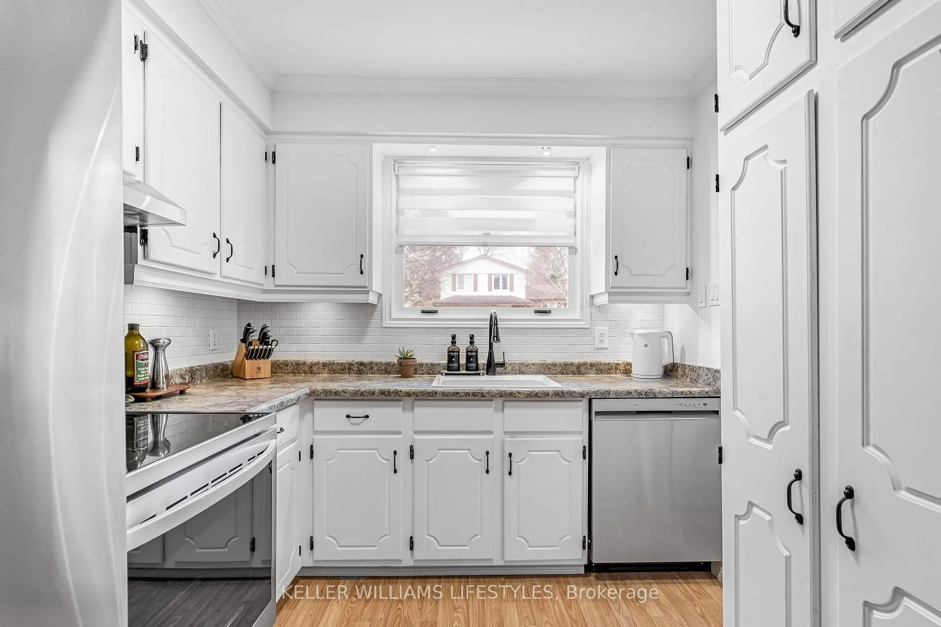 Photo 18 of 350 Highview Crescent, London, South O — HOMEH