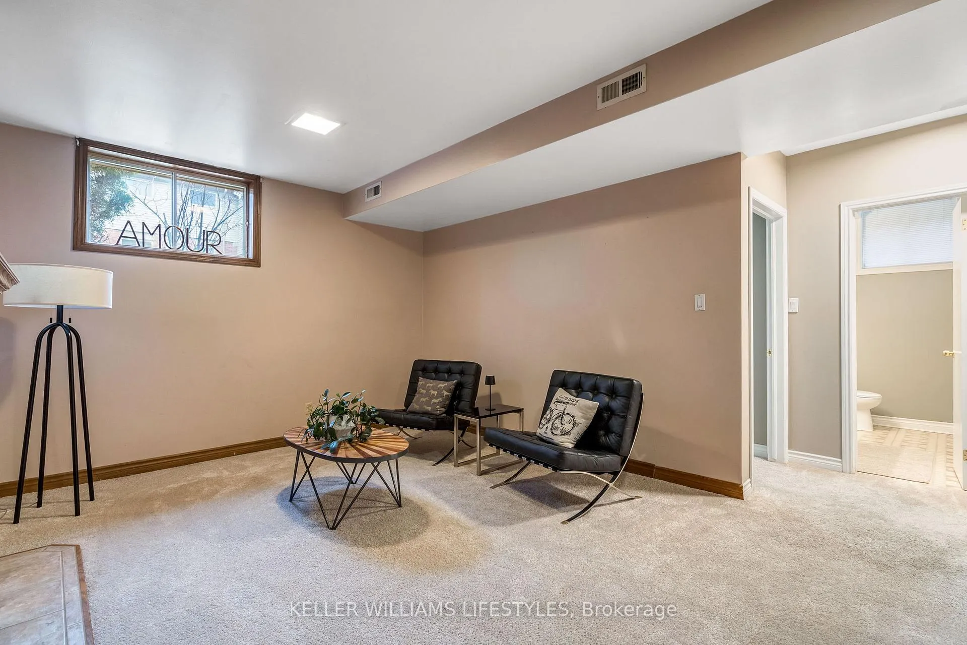 Photo 33 of 350 Highview Crescent, London, South O — HOMEH
