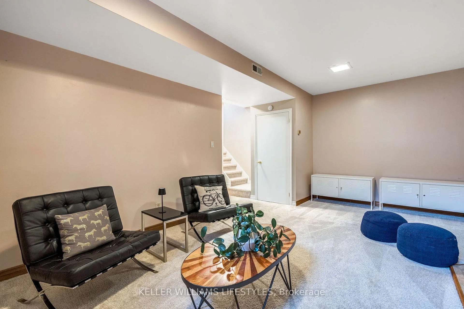 Photo 34 of 350 Highview Crescent, London, South O — HOMEH
