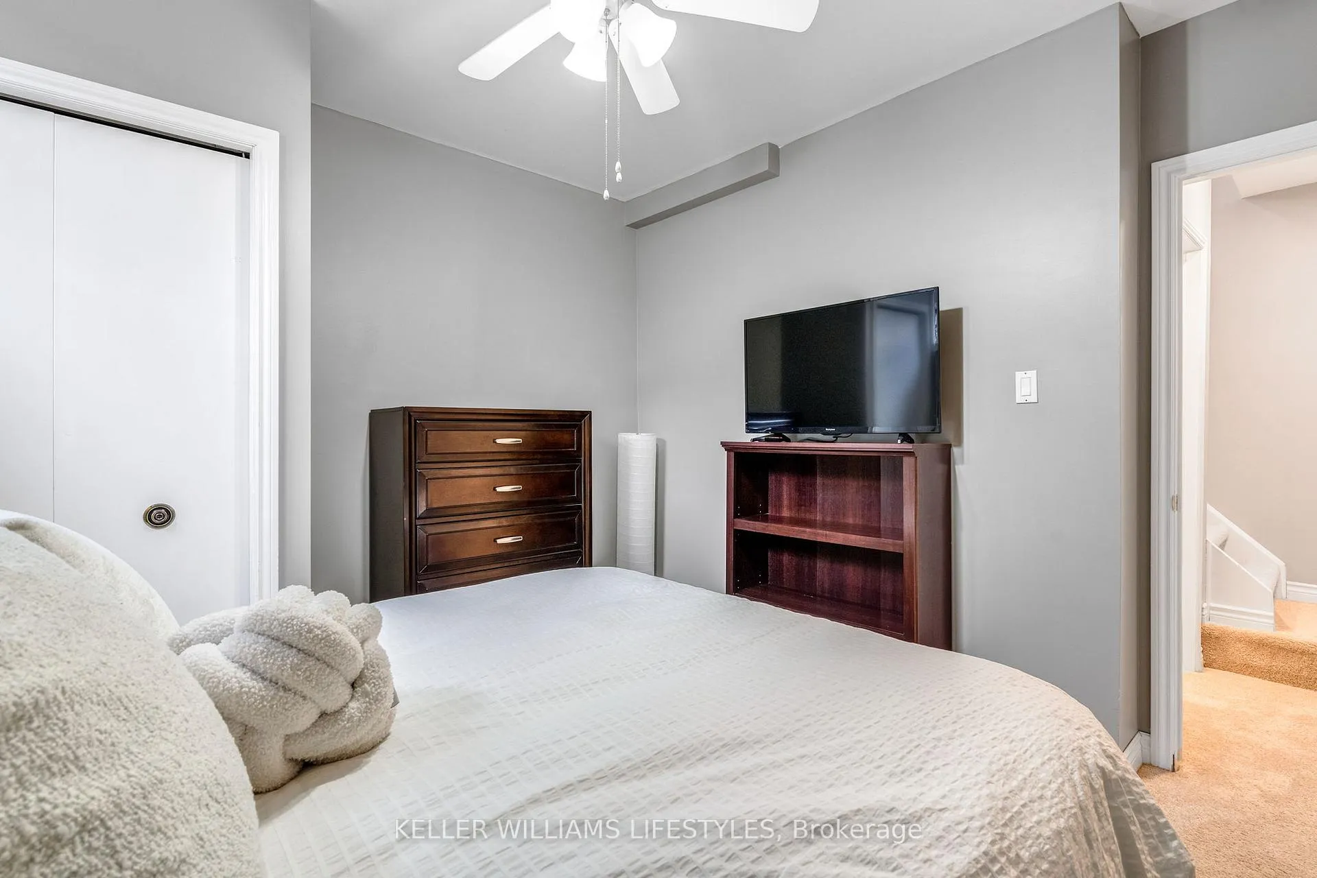 Photo 37 of 350 Highview Crescent, London, South O — HOMEH