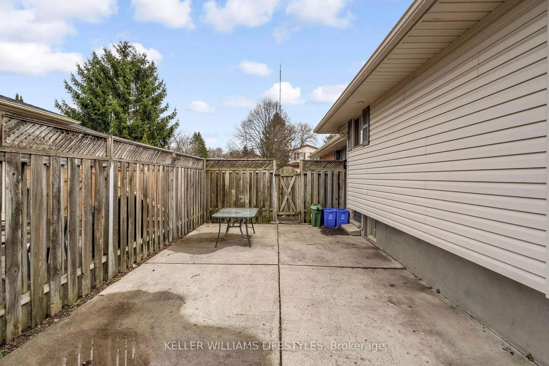 Photo 43 of 350 Highview Crescent, London, South O — HOMEH