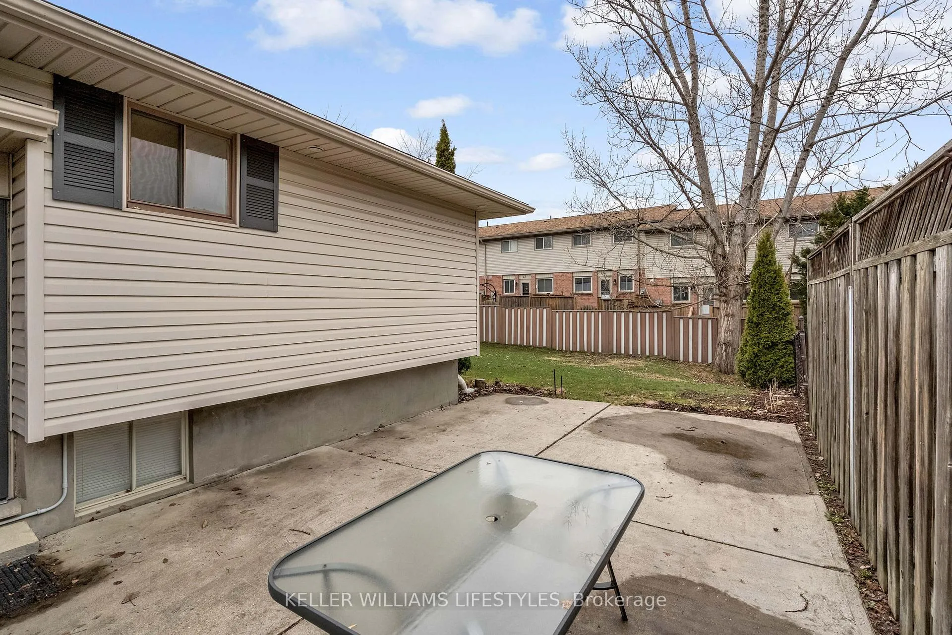 Photo 44 of 350 Highview Crescent, London, South O — HOMEH