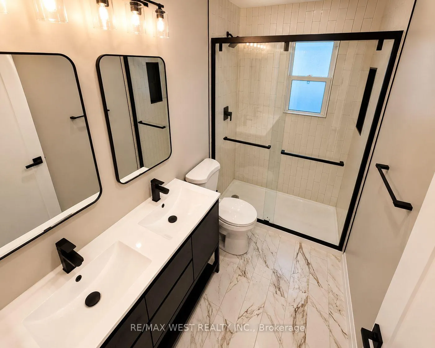 Photo 9 of 11 Pine Street, Ajax, Central — HOMEH