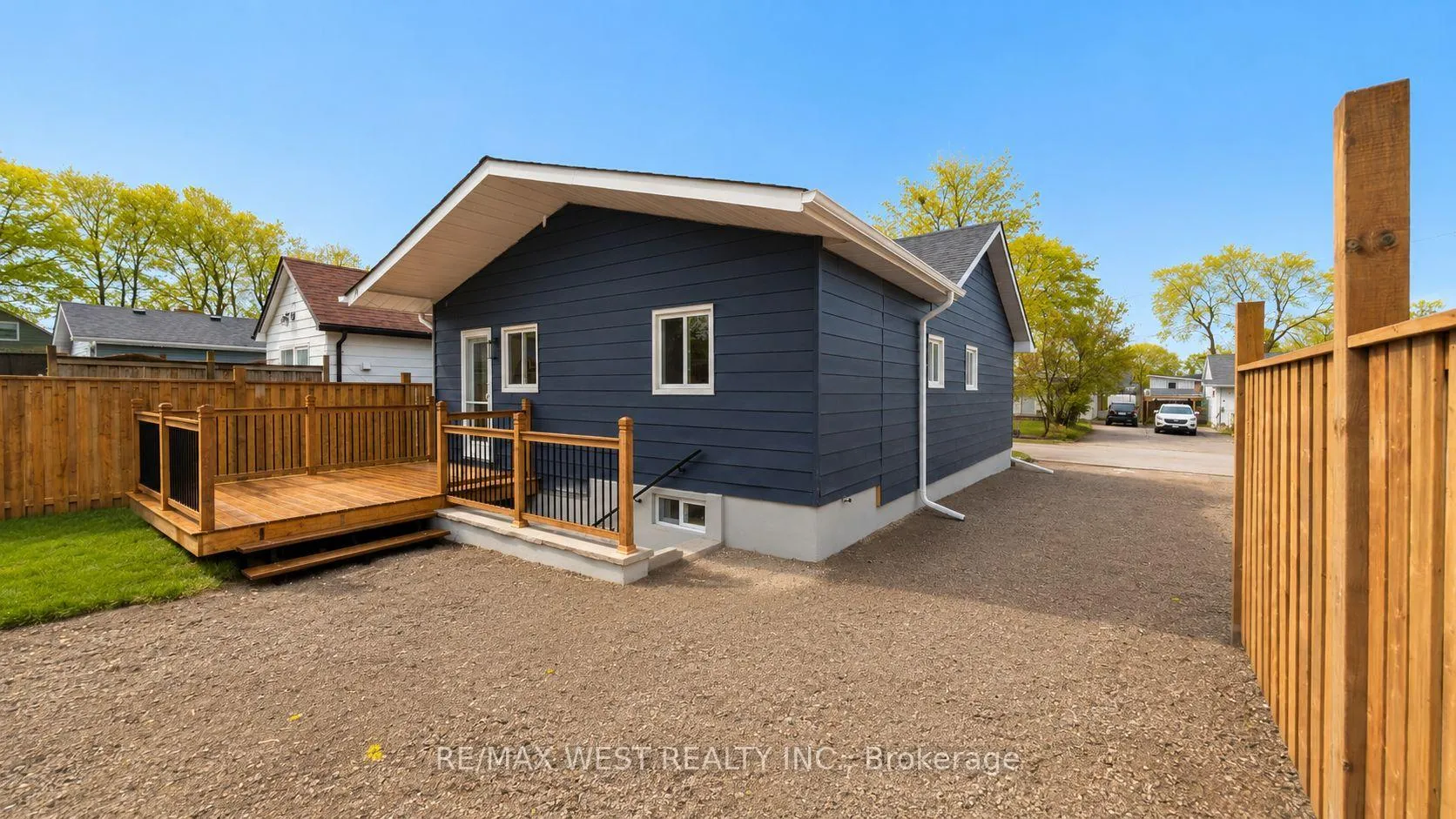 Photo 29 of 11 Pine Street, Ajax, Central — HOMEH