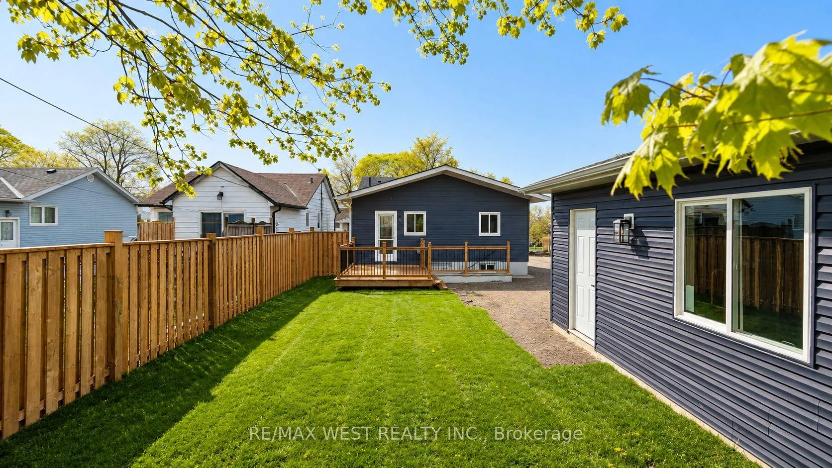 Photo 30 of 11 Pine Street, Ajax, Central — HOMEH