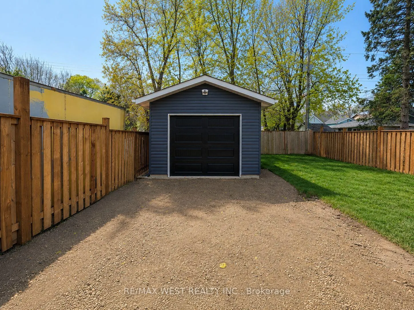 Photo 32 of 11 Pine Street, Ajax, Central — HOMEH