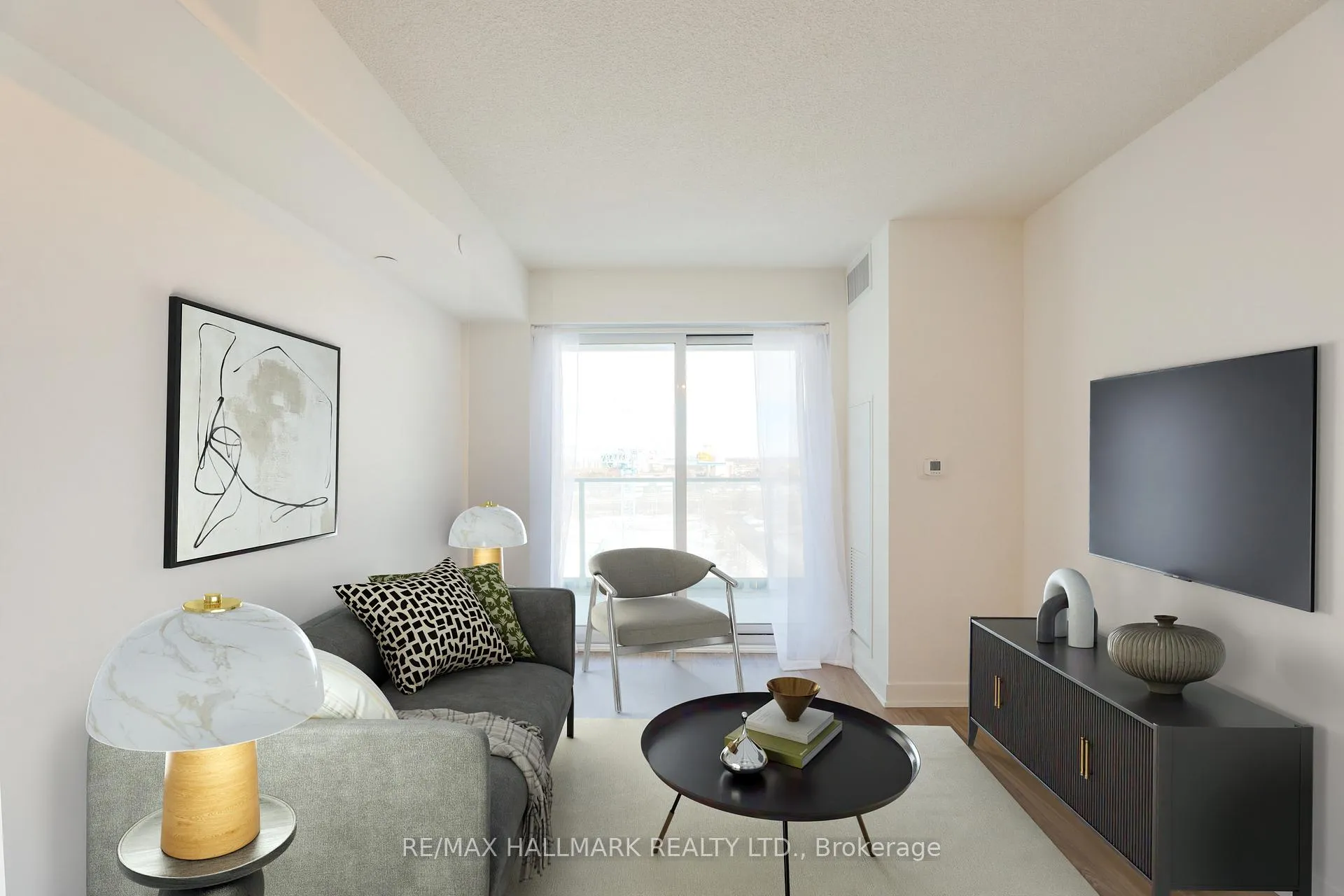 Photo 4 of Unit 901, 1010 Sandy Beach Road, Pickering, Bay Ridges — HOMEH