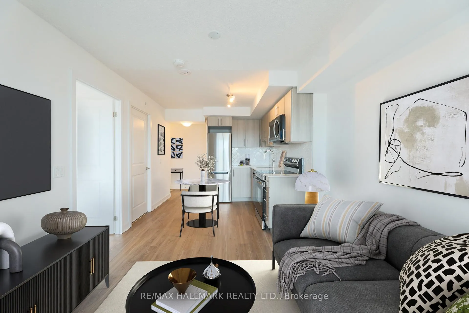 Photo 5 of Unit 901, 1010 Sandy Beach Road, Pickering, Bay Ridges — HOMEH