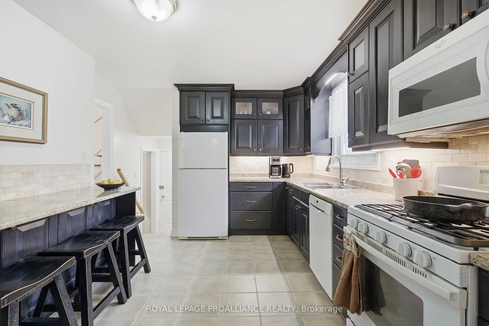 Photo 11 of 14 Forest Hill Crescent, Belleville, Belleville Ward — HOMEH
