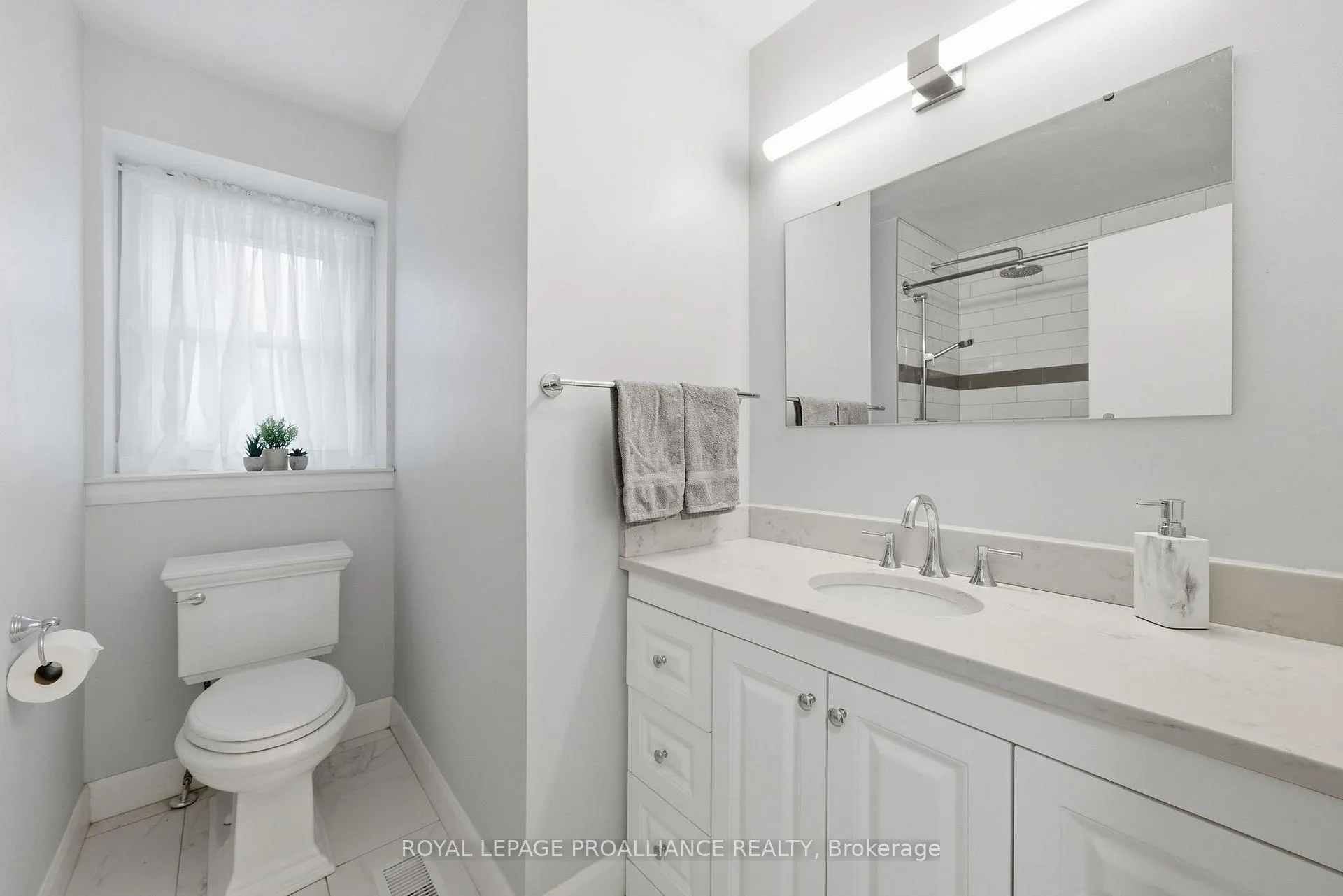 Photo 18 of 14 Forest Hill Crescent, Belleville, Belleville Ward — HOMEH