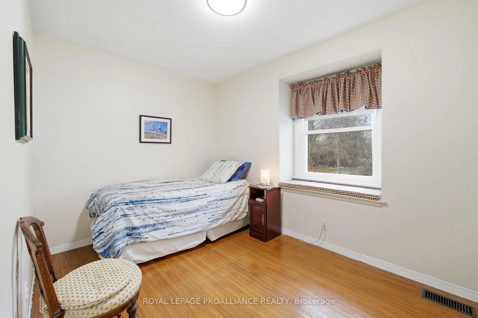 Photo 22 of 14 Forest Hill Crescent, Belleville, Belleville Ward — HOMEH