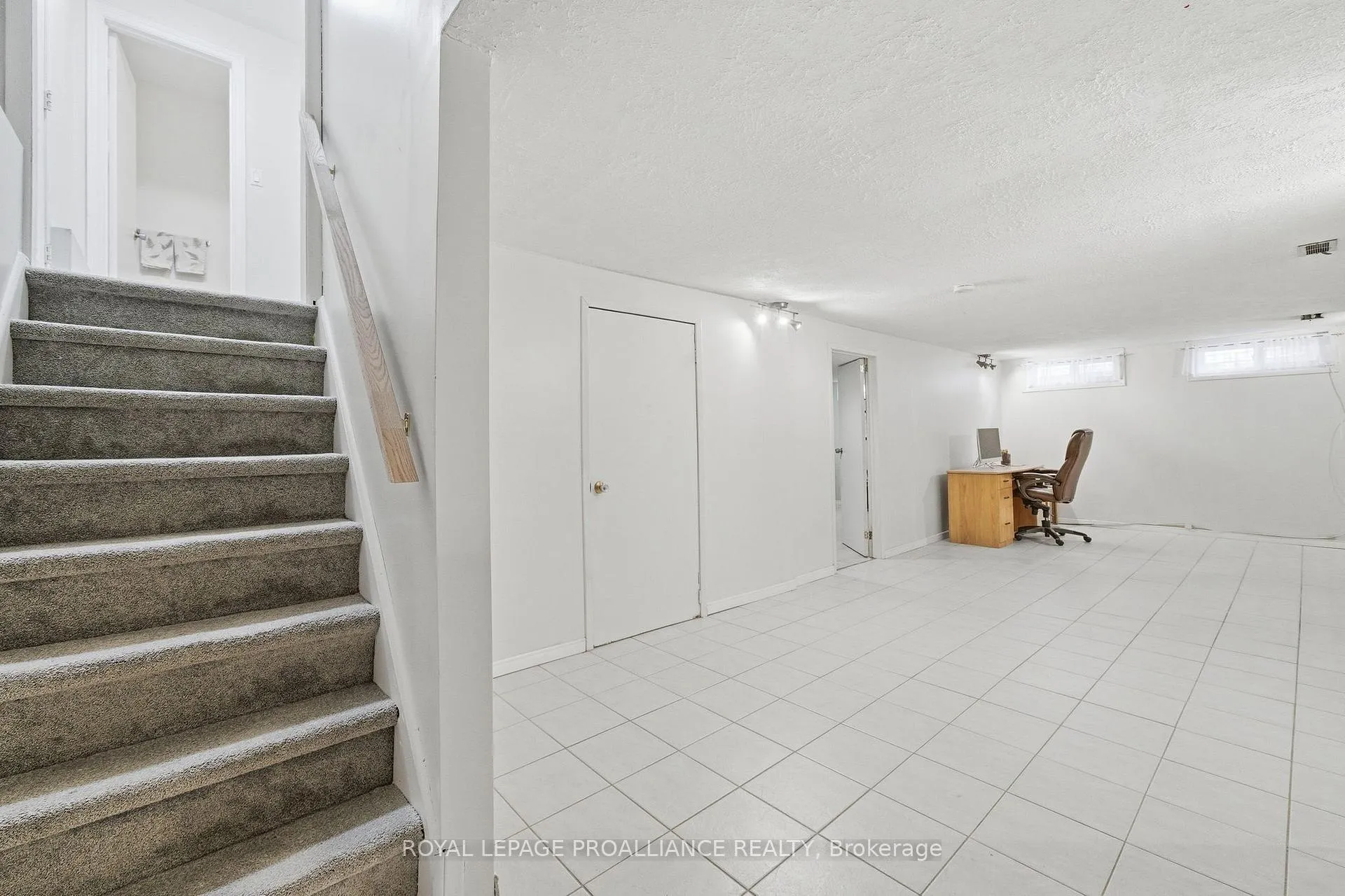 Photo 26 of 14 Forest Hill Crescent, Belleville, Belleville Ward — HOMEH