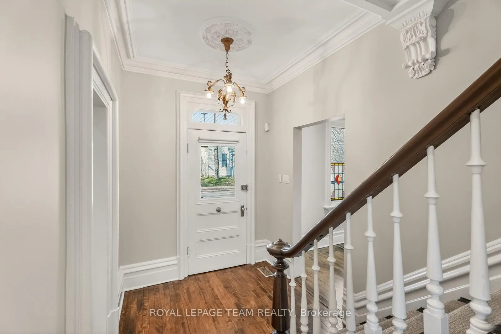 Photo 3 of 105 Crichton Street, Ottawa, New Edinburgh — HOMEH