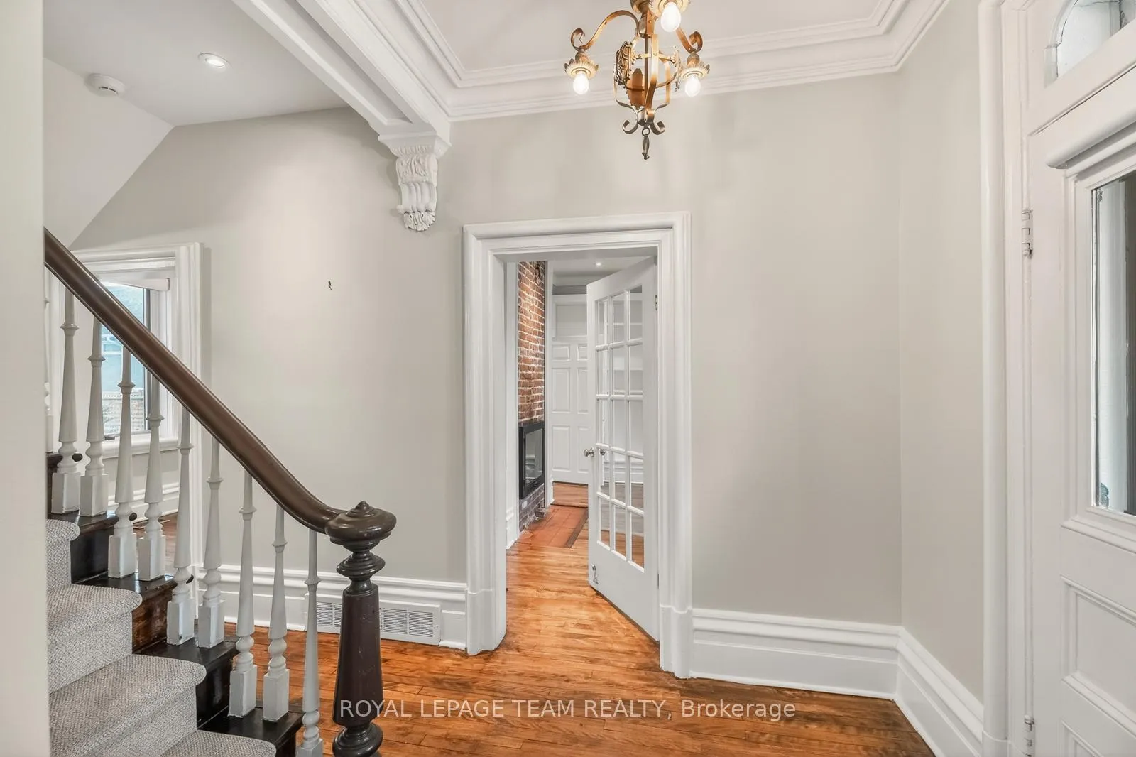 Photo 6 of 105 Crichton Street, Ottawa, New Edinburgh — HOMEH
