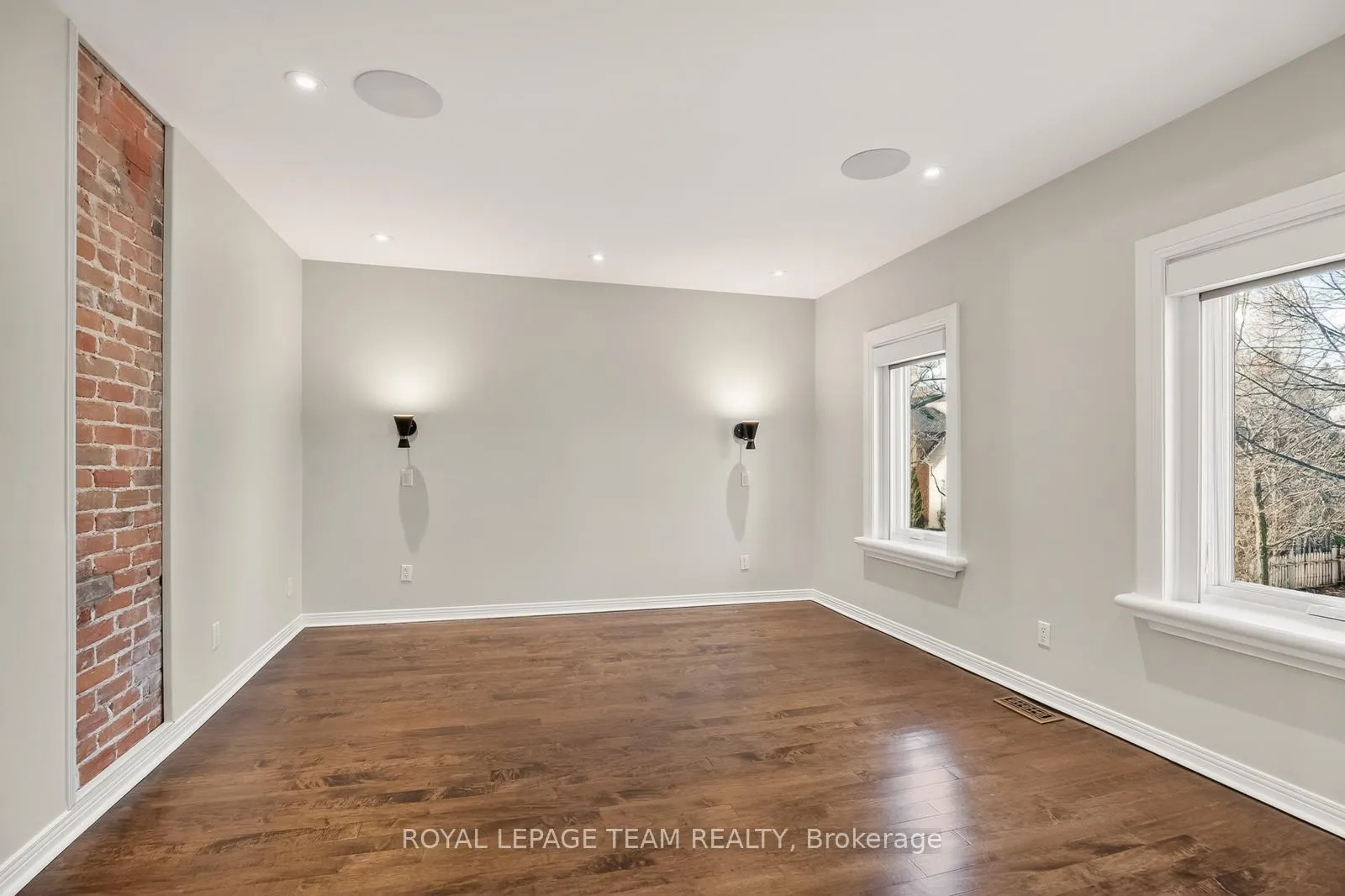 Photo 7 of 105 Crichton Street, Ottawa, New Edinburgh — HOMEH