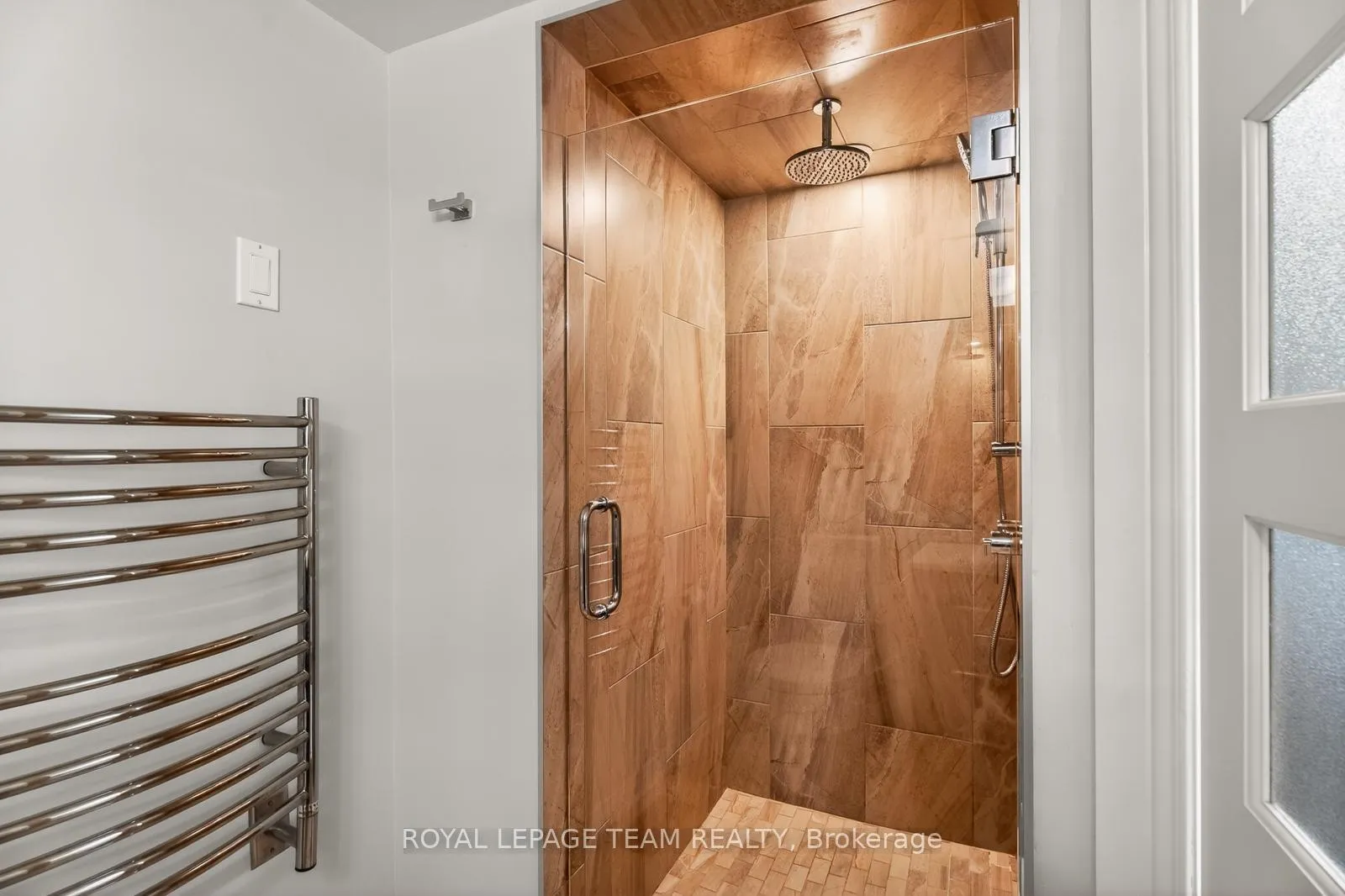 Photo 11 of 105 Crichton Street, Ottawa, New Edinburgh — HOMEH