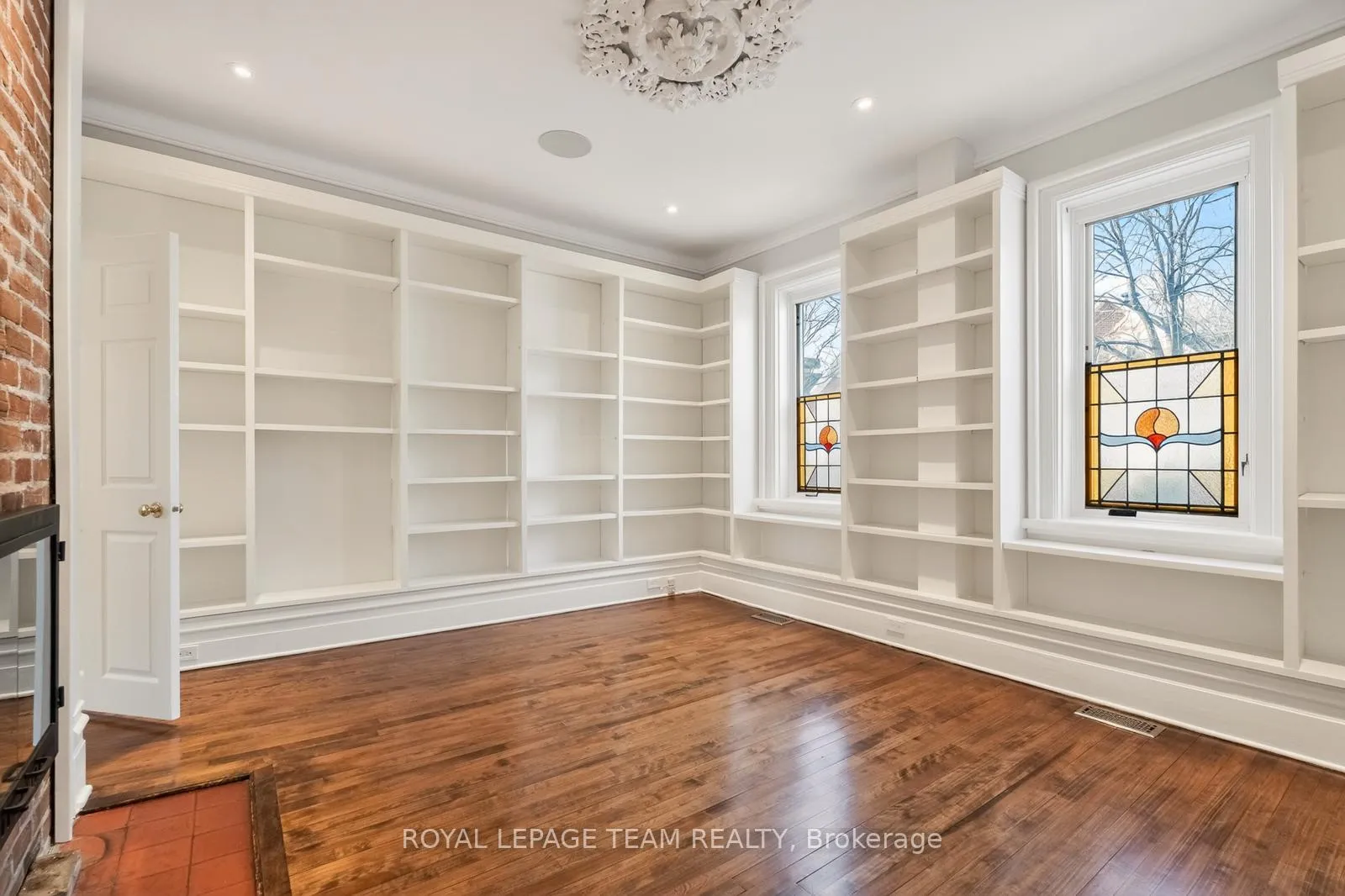 Photo 12 of 105 Crichton Street, Ottawa, New Edinburgh — HOMEH