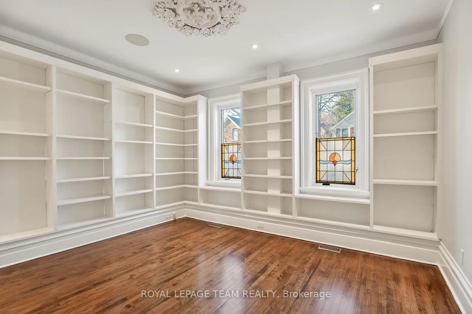 Photo 13 of 105 Crichton Street, Ottawa, New Edinburgh — HOMEH