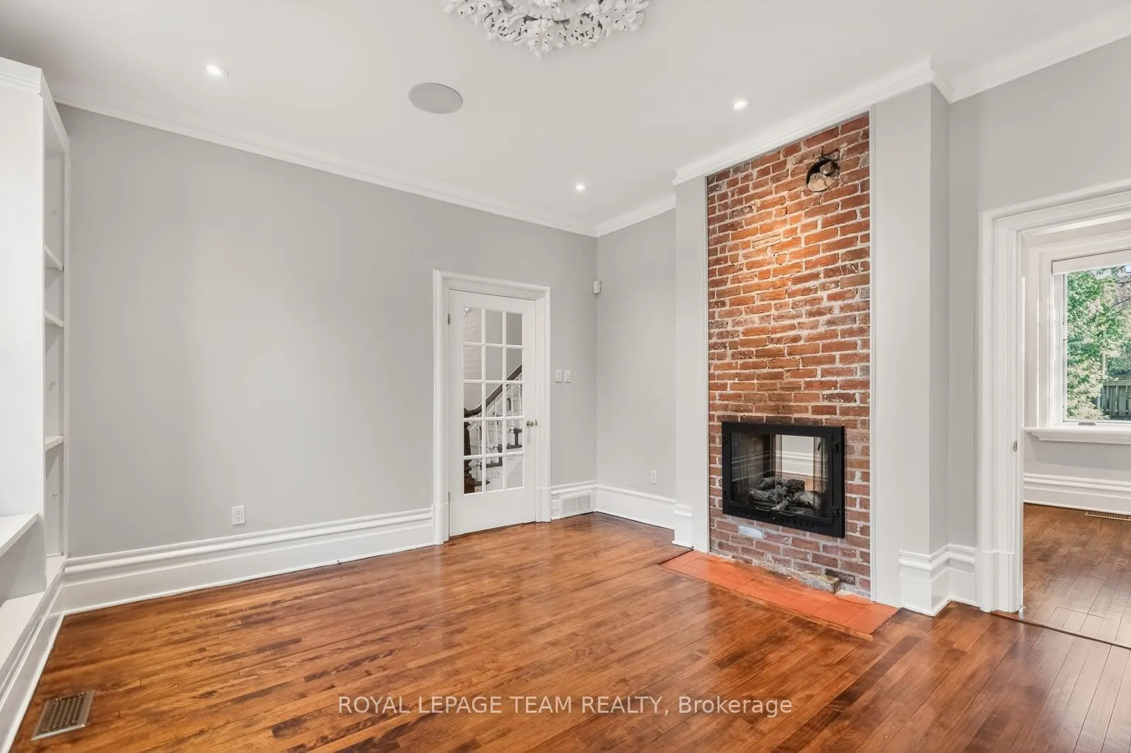 Photo 14 of 105 Crichton Street, Ottawa, New Edinburgh — HOMEH