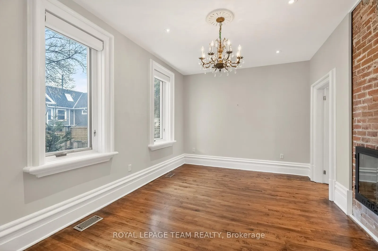 Photo 16 of 105 Crichton Street, Ottawa, New Edinburgh — HOMEH