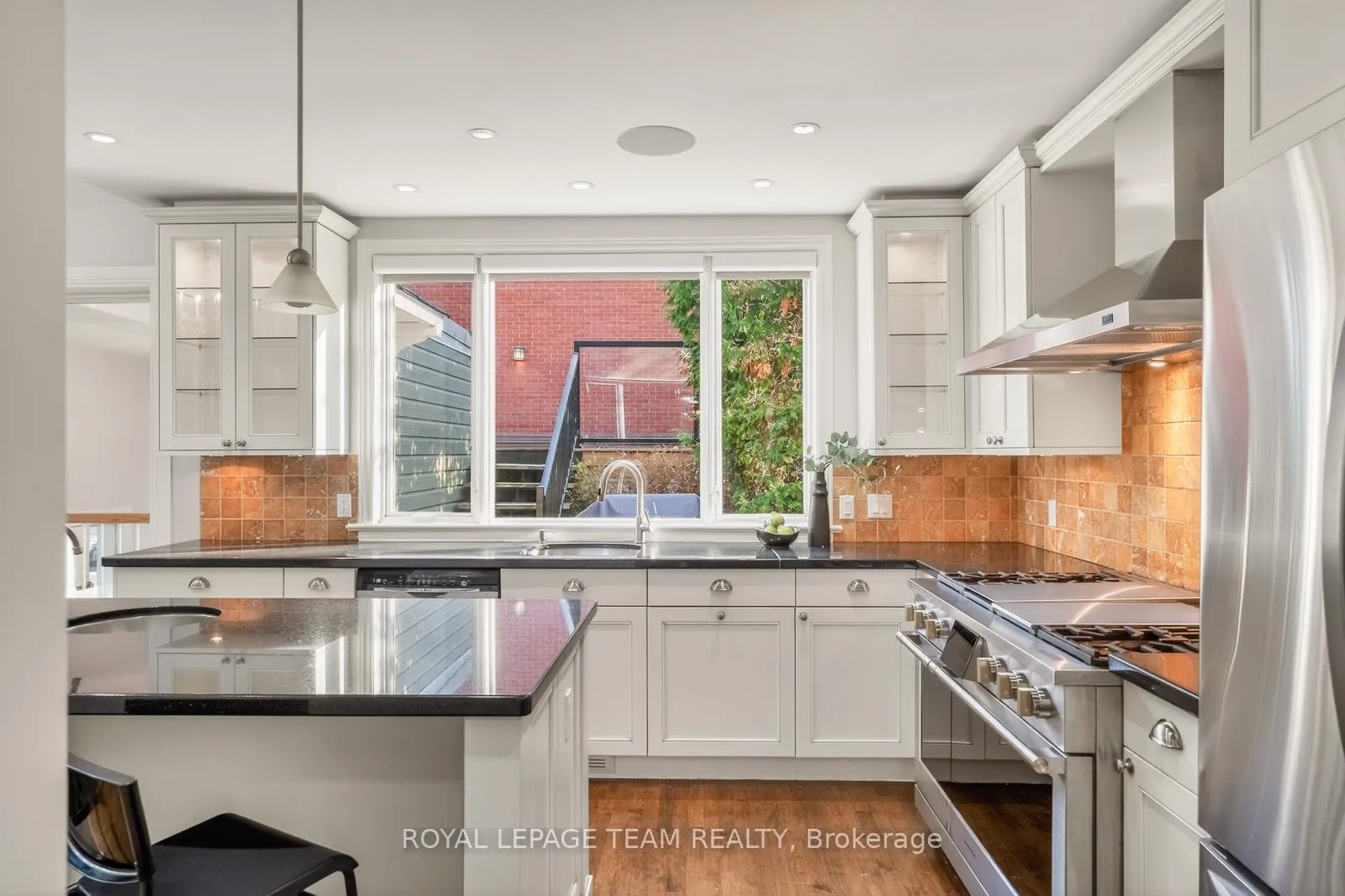 Photo 18 of 105 Crichton Street, Ottawa, New Edinburgh — HOMEH