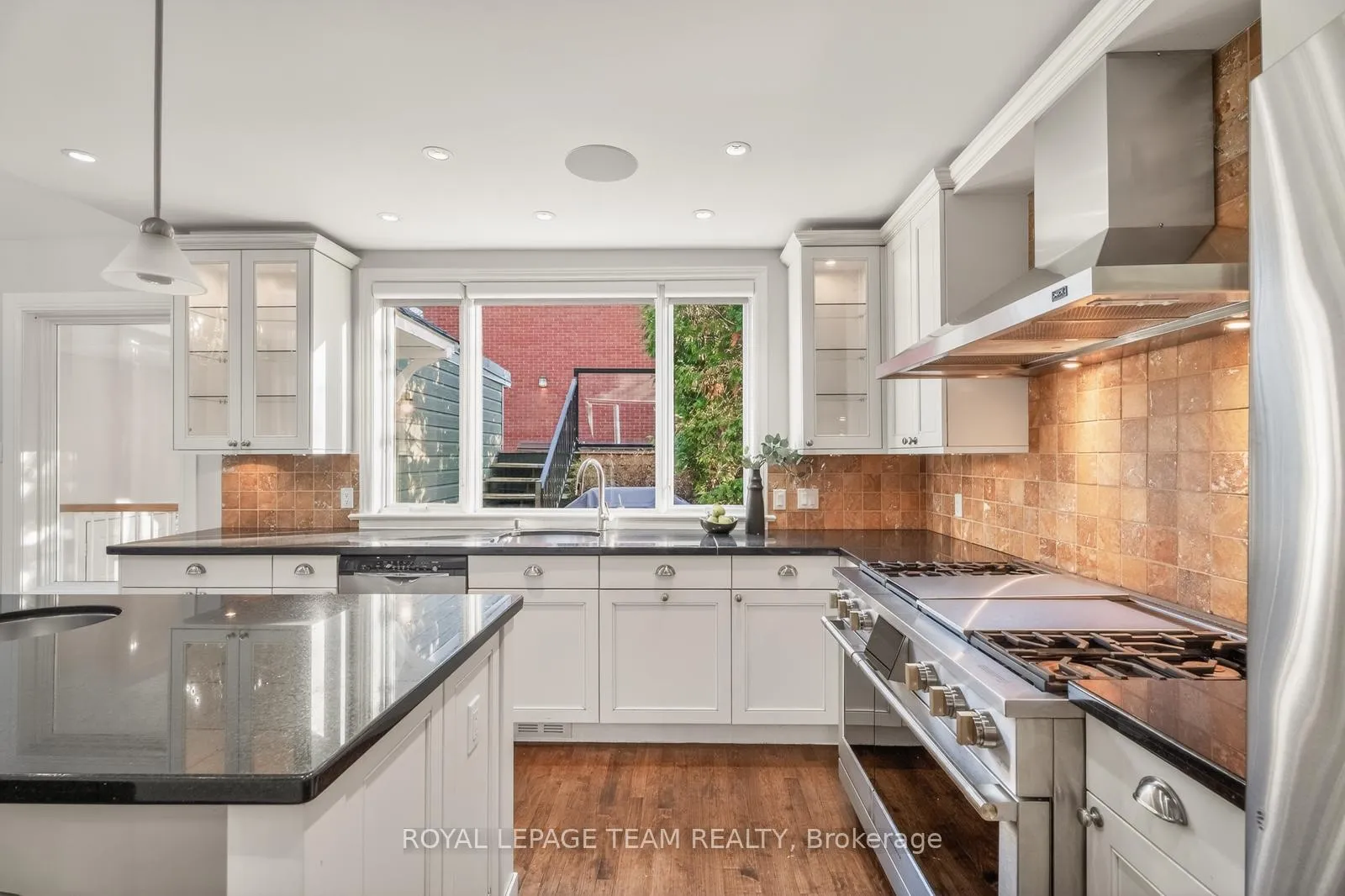 Photo 22 of 105 Crichton Street, Ottawa, New Edinburgh — HOMEH