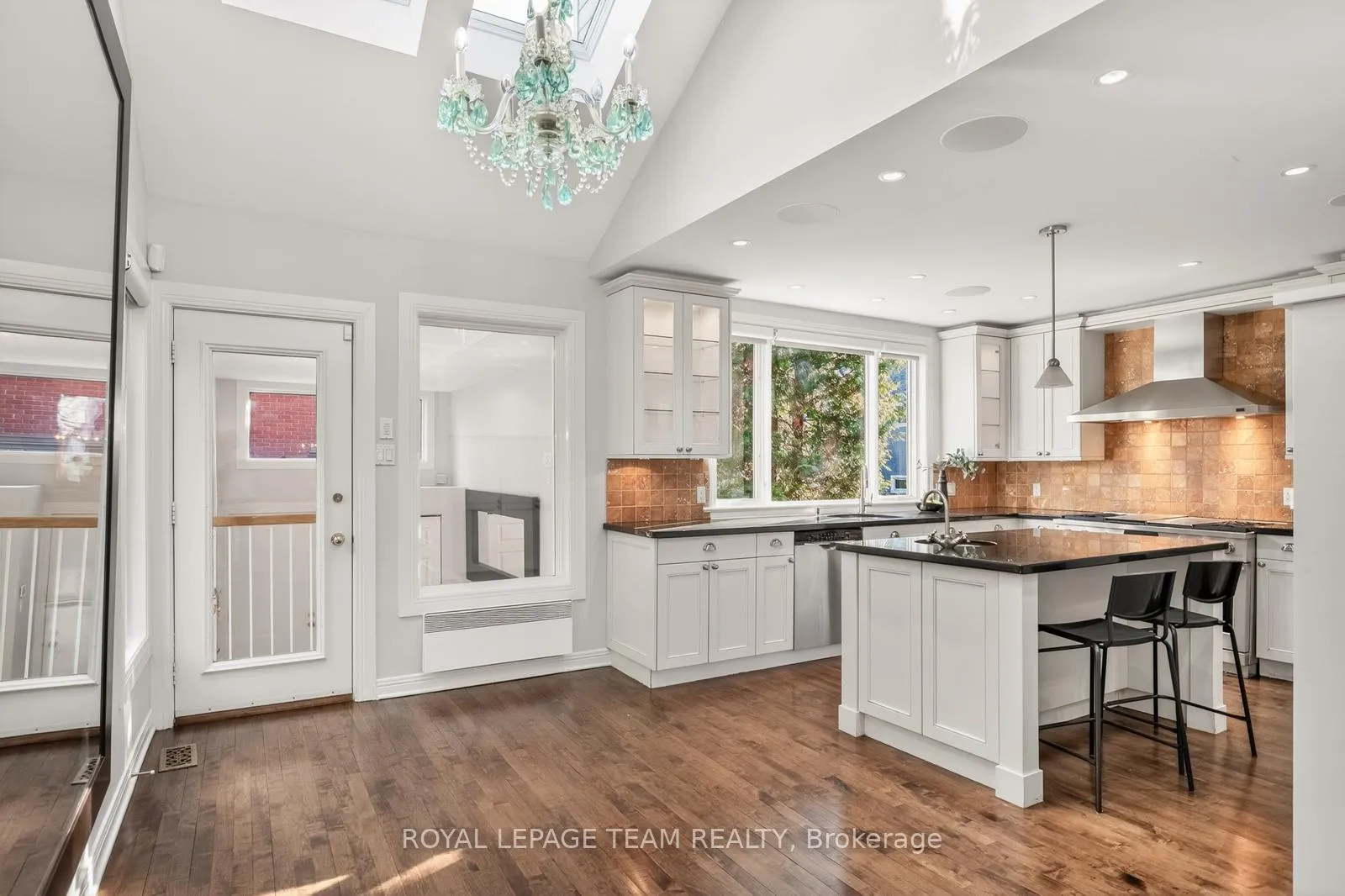 Photo 25 of 105 Crichton Street, Ottawa, New Edinburgh — HOMEH