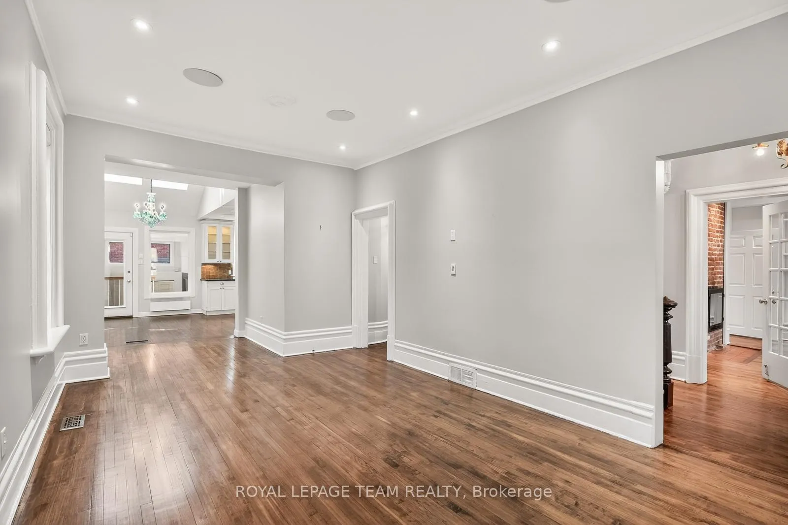 Photo 27 of 105 Crichton Street, Ottawa, New Edinburgh — HOMEH