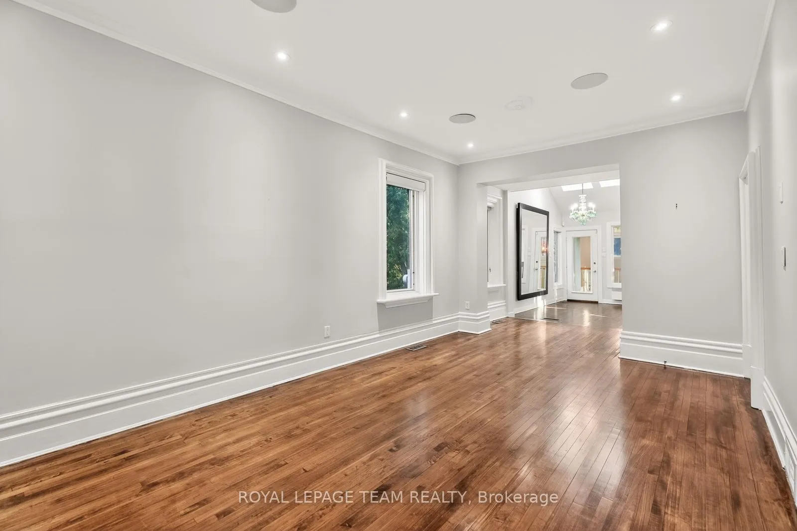 Photo 30 of 105 Crichton Street, Ottawa, New Edinburgh — HOMEH