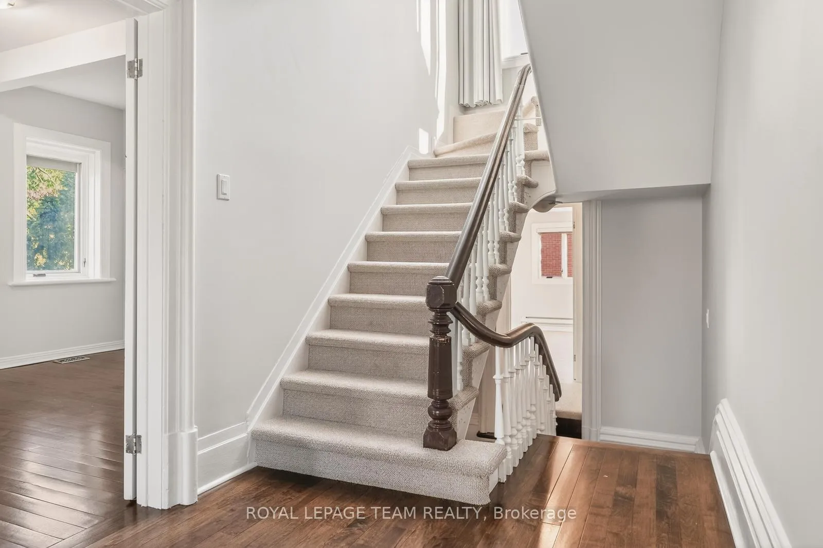 Photo 32 of 105 Crichton Street, Ottawa, New Edinburgh — HOMEH