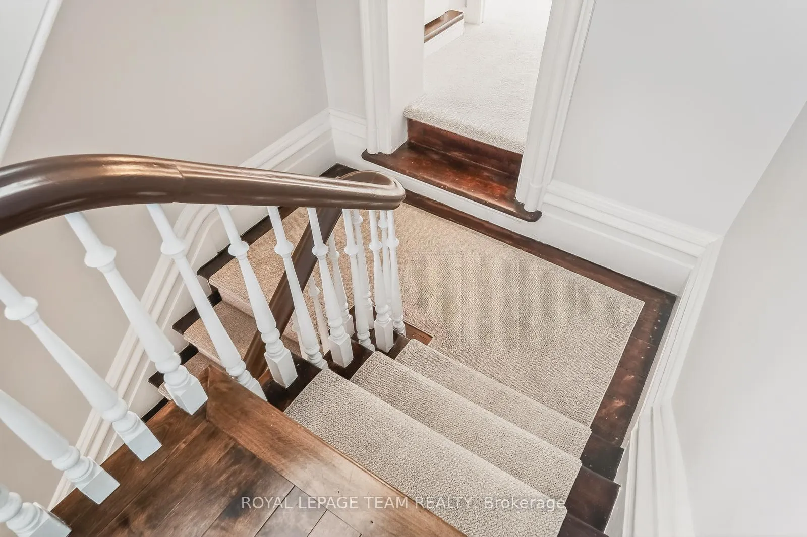 Photo 33 of 105 Crichton Street, Ottawa, New Edinburgh — HOMEH