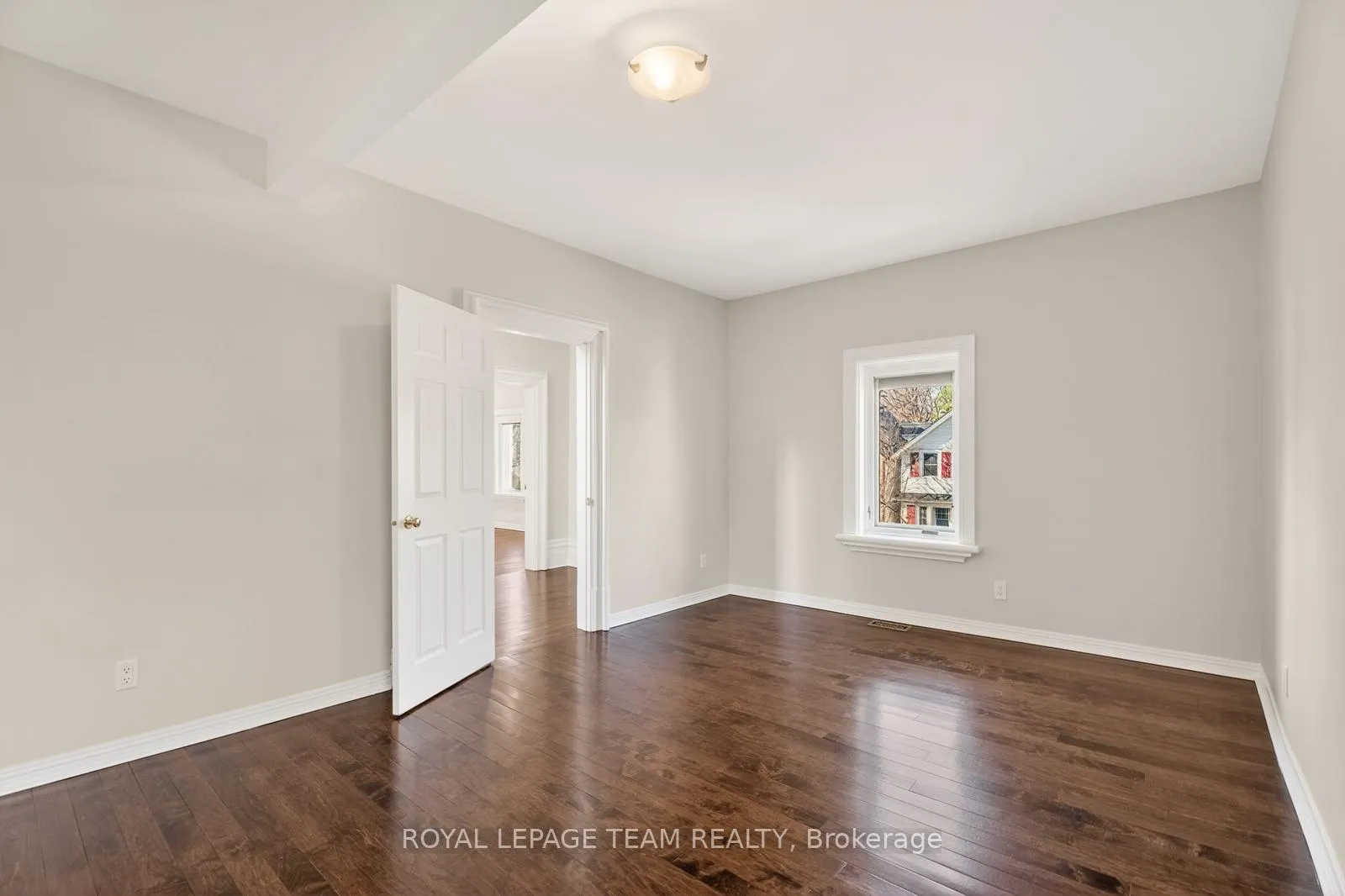 Photo 35 of 105 Crichton Street, Ottawa, New Edinburgh — HOMEH