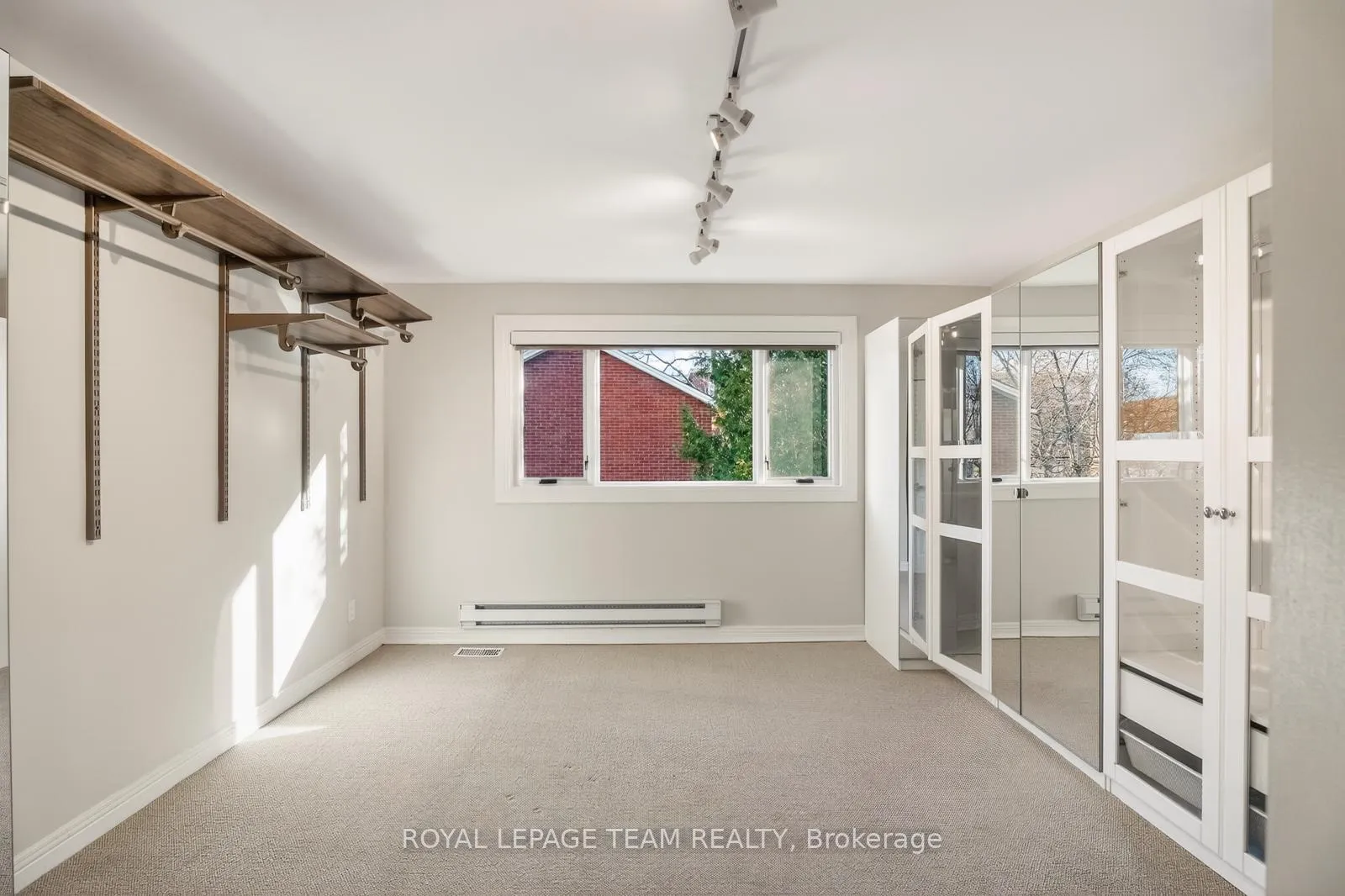 Photo 38 of 105 Crichton Street, Ottawa, New Edinburgh — HOMEH