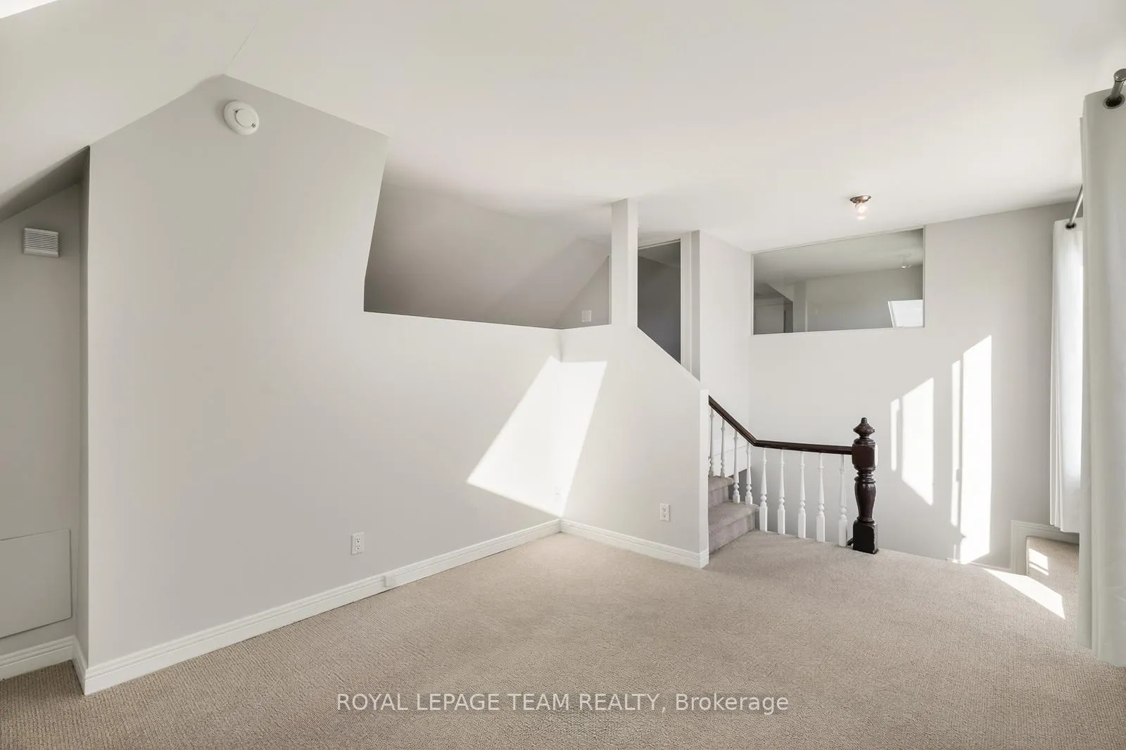 Photo 41 of 105 Crichton Street, Ottawa, New Edinburgh — HOMEH