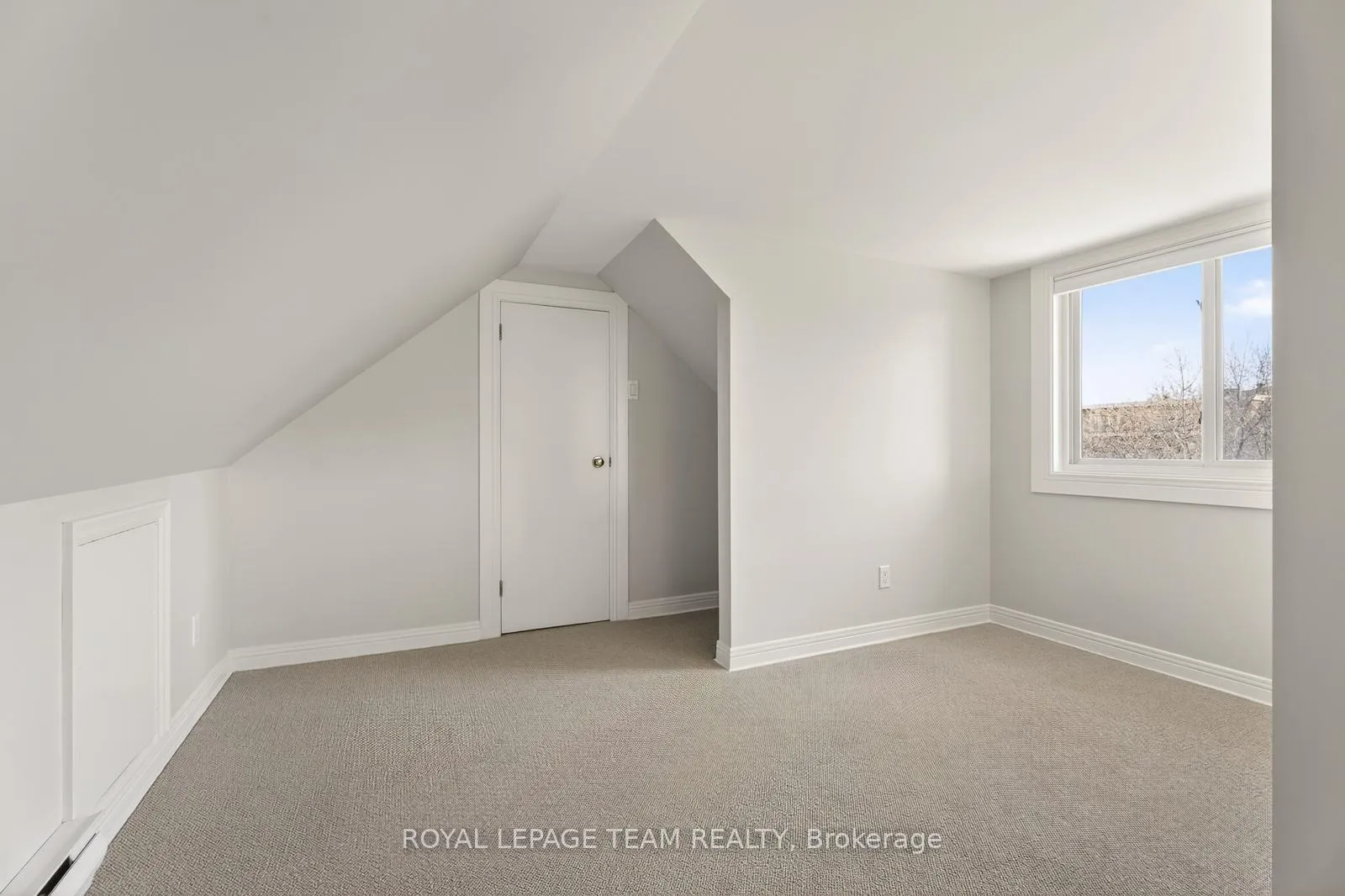 Photo 44 of 105 Crichton Street, Ottawa, New Edinburgh — HOMEH