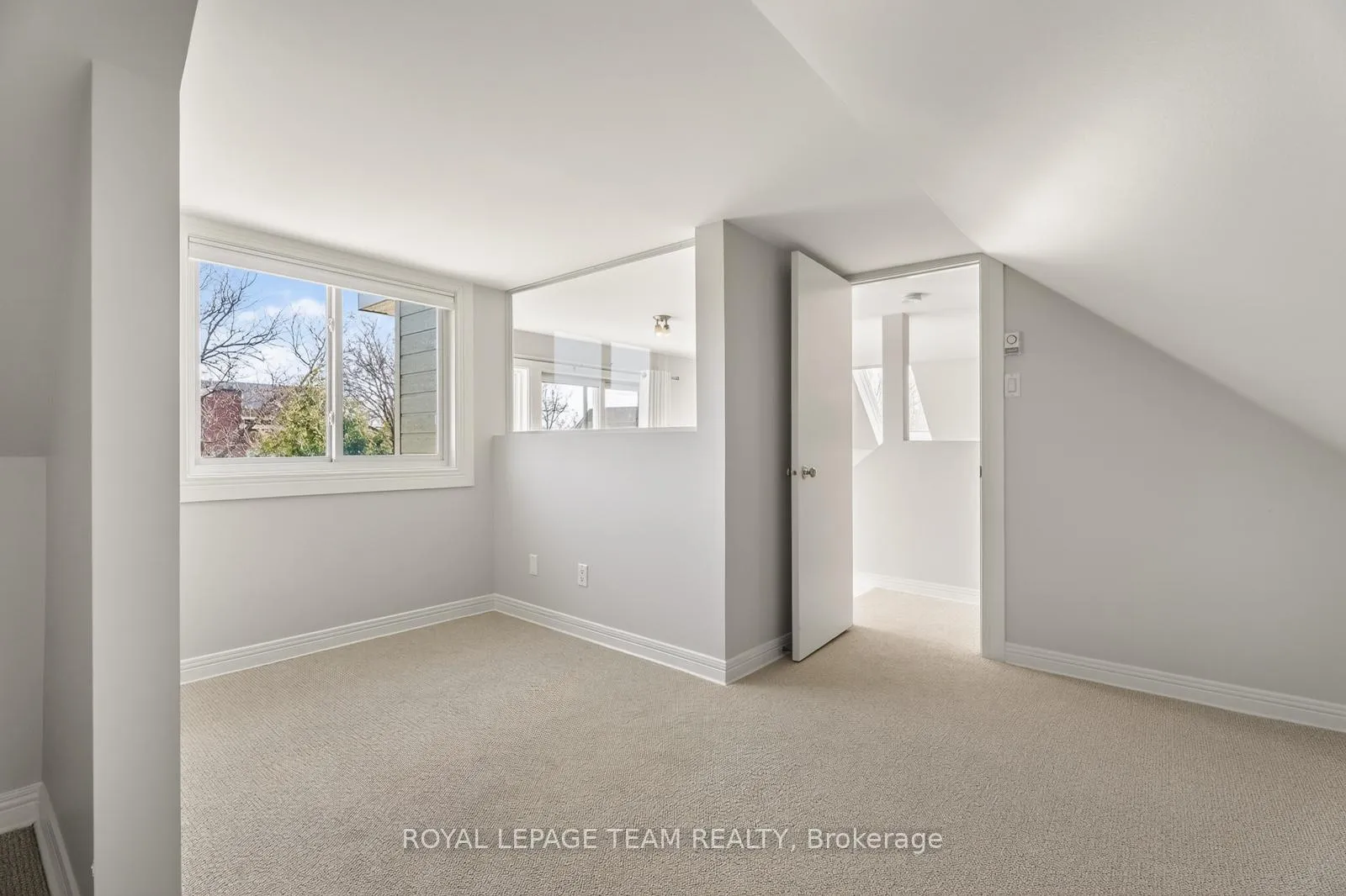 Photo 45 of 105 Crichton Street, Ottawa, New Edinburgh — HOMEH