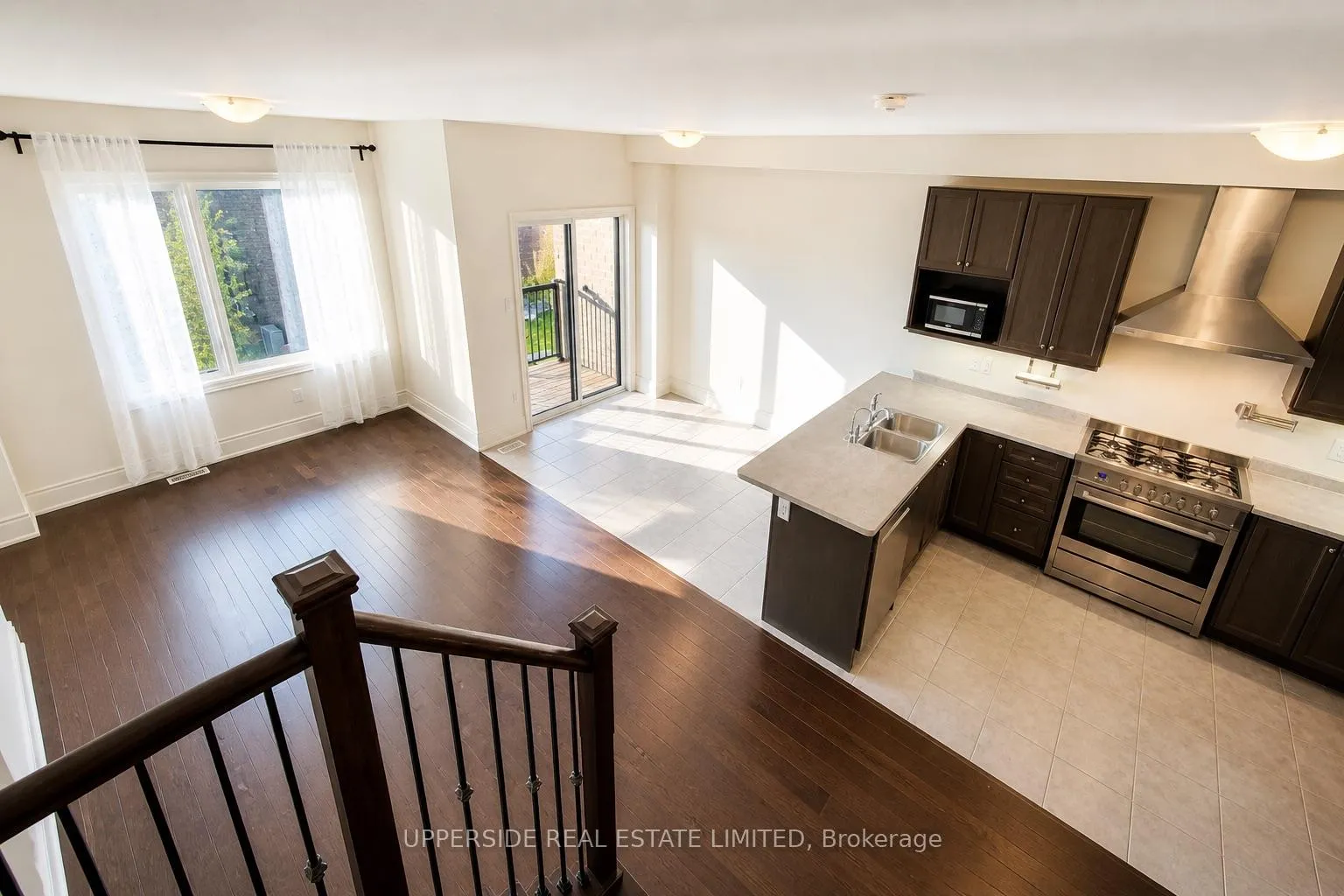 Photo 3 of 52 Vantage Loop Street, Newmarket, Woodland Hill — HOMEH