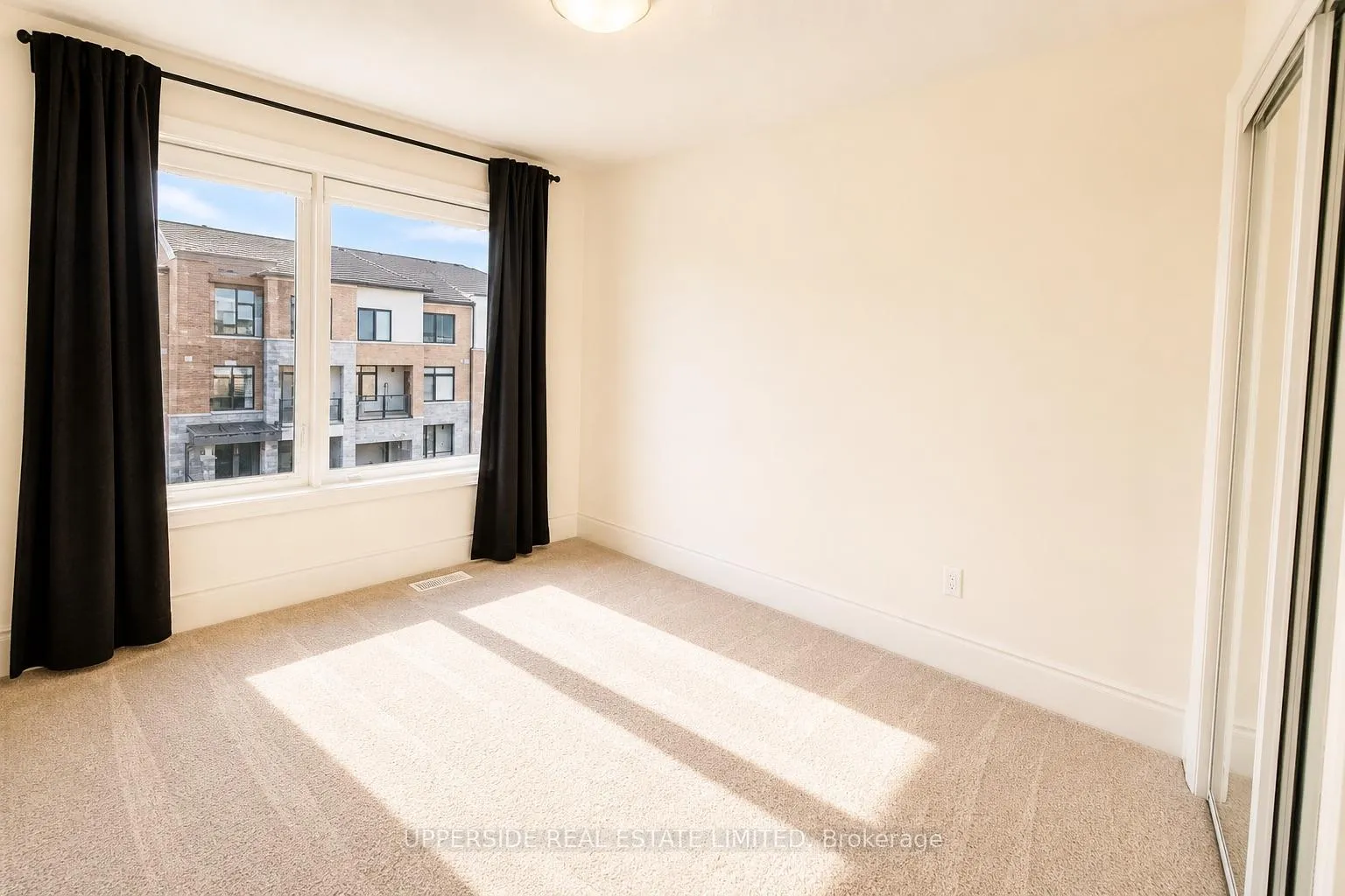 Photo 9 of 52 Vantage Loop Street, Newmarket, Woodland Hill — HOMEH