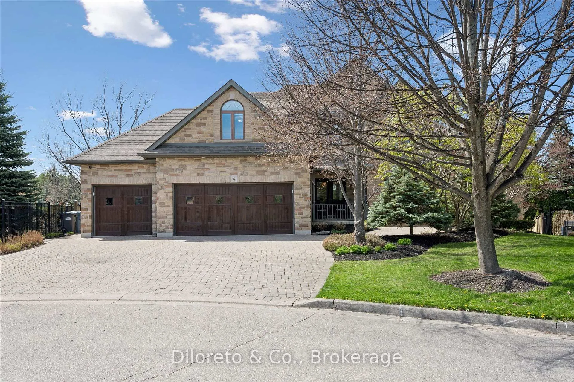 Photo 4 of 4 Zaduk Place, Guelph, Kortright East — HOMEH