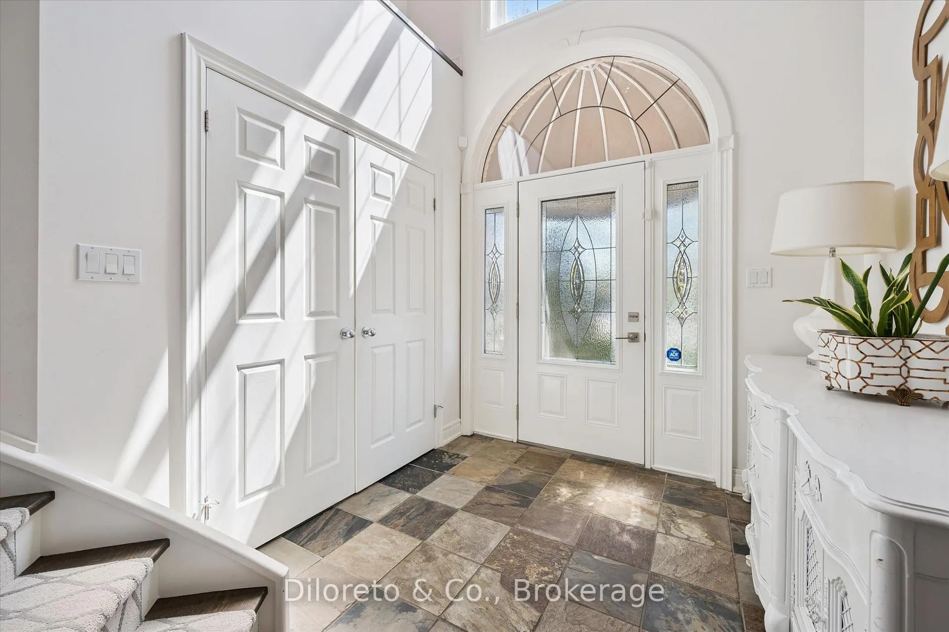 Photo 6 of 4 Zaduk Place, Guelph, Kortright East — HOMEH