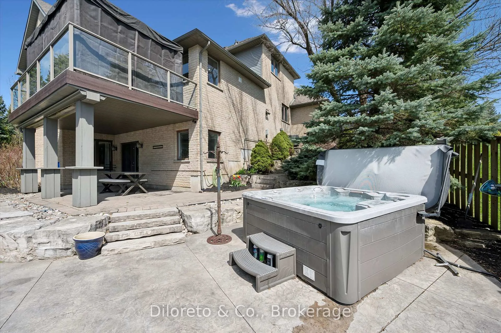 Photo 48 of 4 Zaduk Place, Guelph, Kortright East — HOMEH