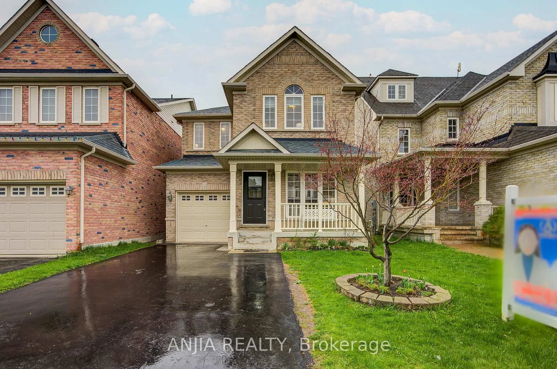 Photo 1 of 51 Oxfordshire Street, Markham, Berczy — HOMEH