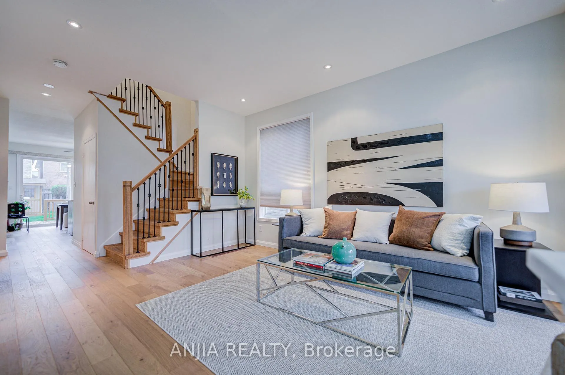 Photo 6 of 51 Oxfordshire Street, Markham, Berczy — HOMEH