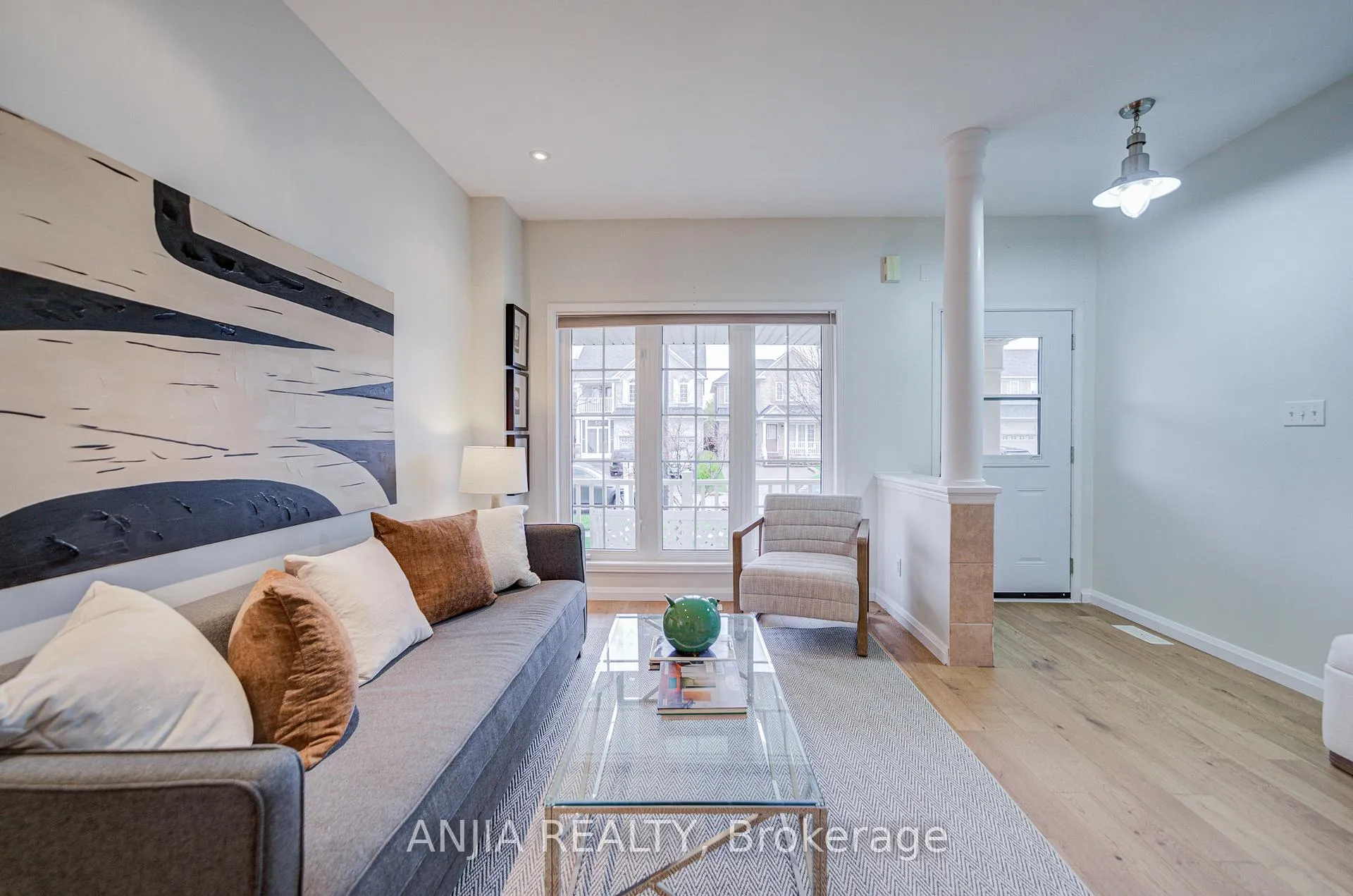 Photo 8 of 51 Oxfordshire Street, Markham, Berczy — HOMEH