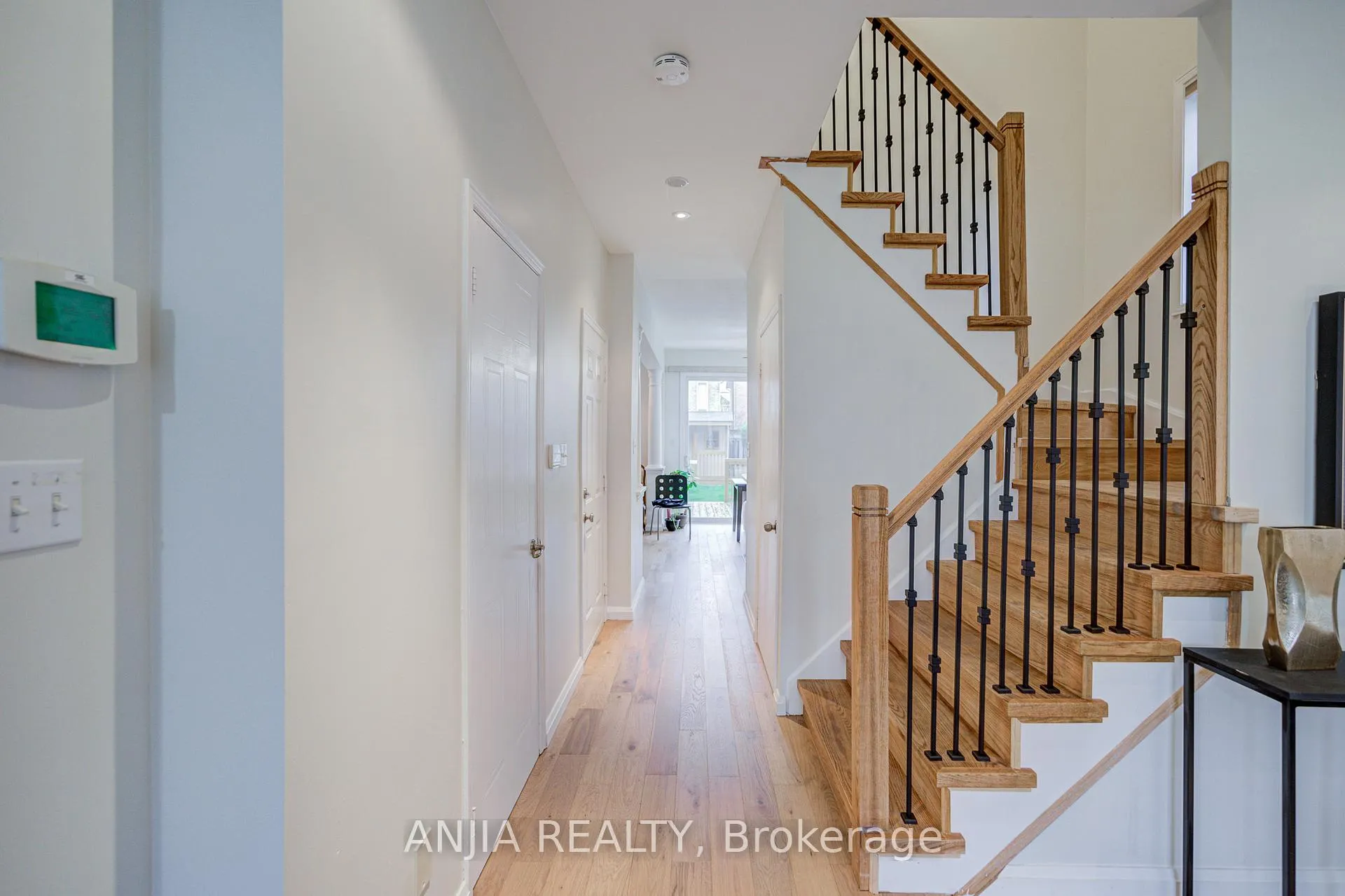Photo 10 of 51 Oxfordshire Street, Markham, Berczy — HOMEH