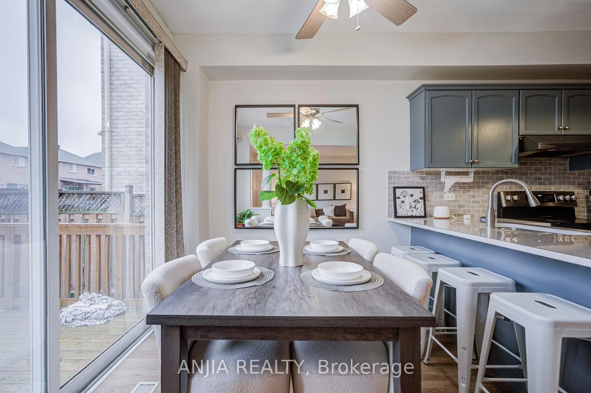 Photo 20 of 51 Oxfordshire Street, Markham, Berczy — HOMEH